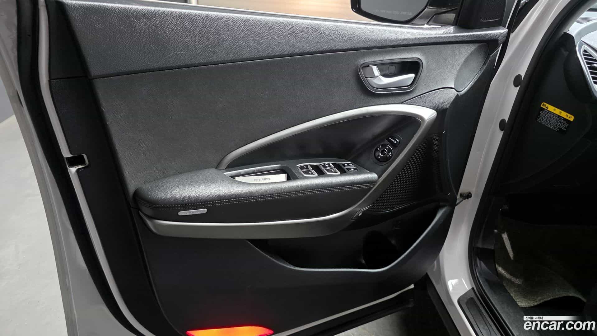Santafe Hyundai 2016.2-INNER-034