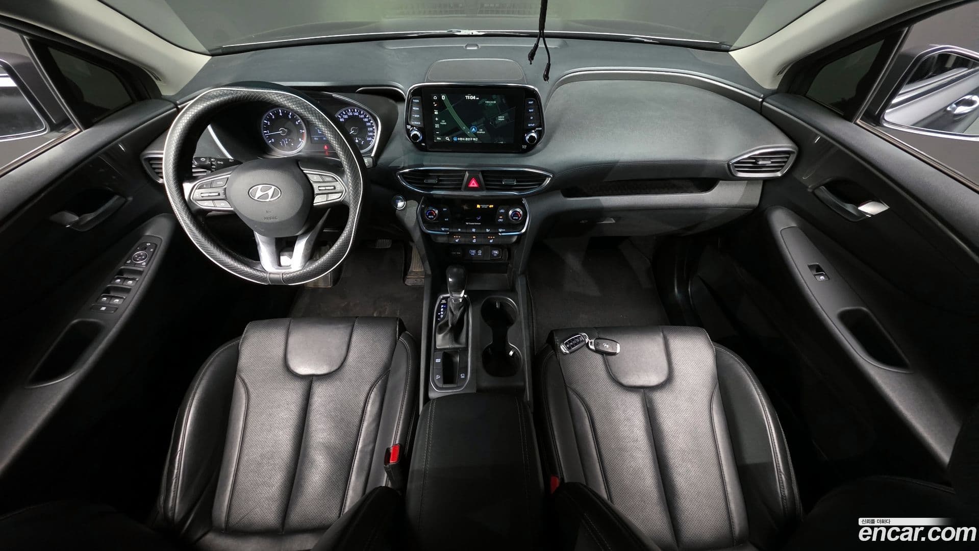 Main__Slider__Photo:Santafe Hyundai 2020.1-6