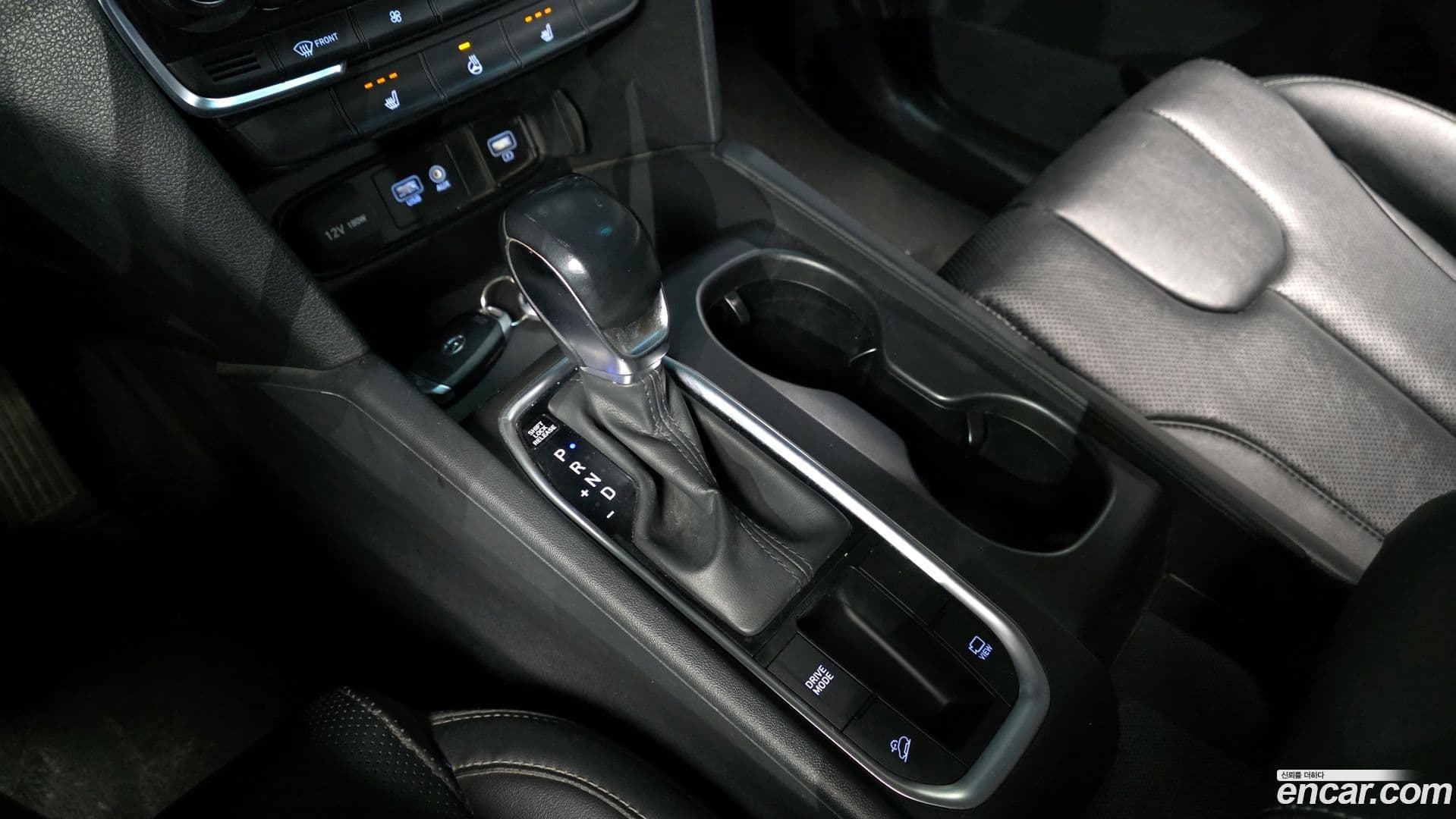 Main__Slider__Photo:Santafe Hyundai 2020.1-8