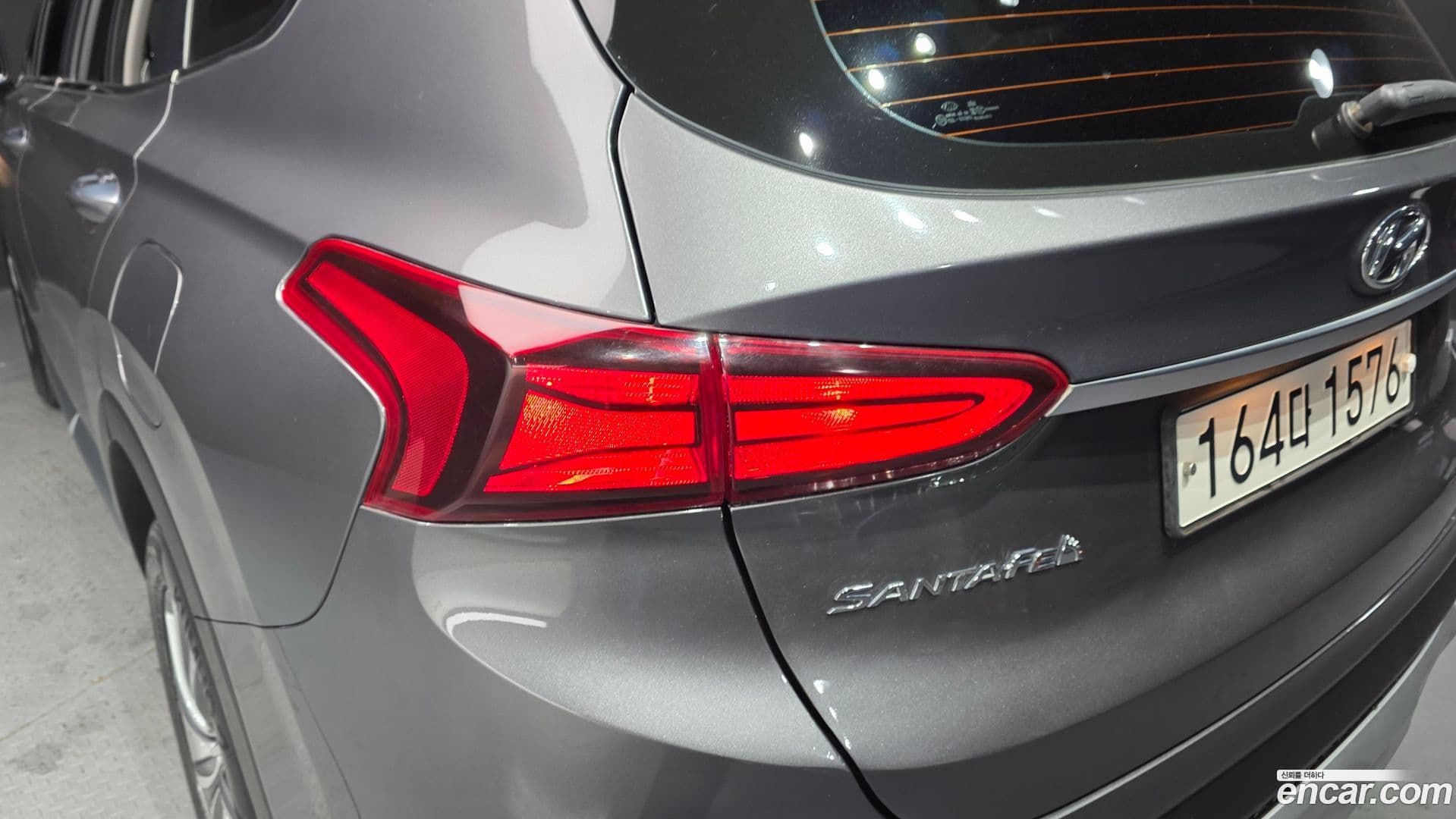 Main__Slider__Photo:Santafe Hyundai 2020.1-22