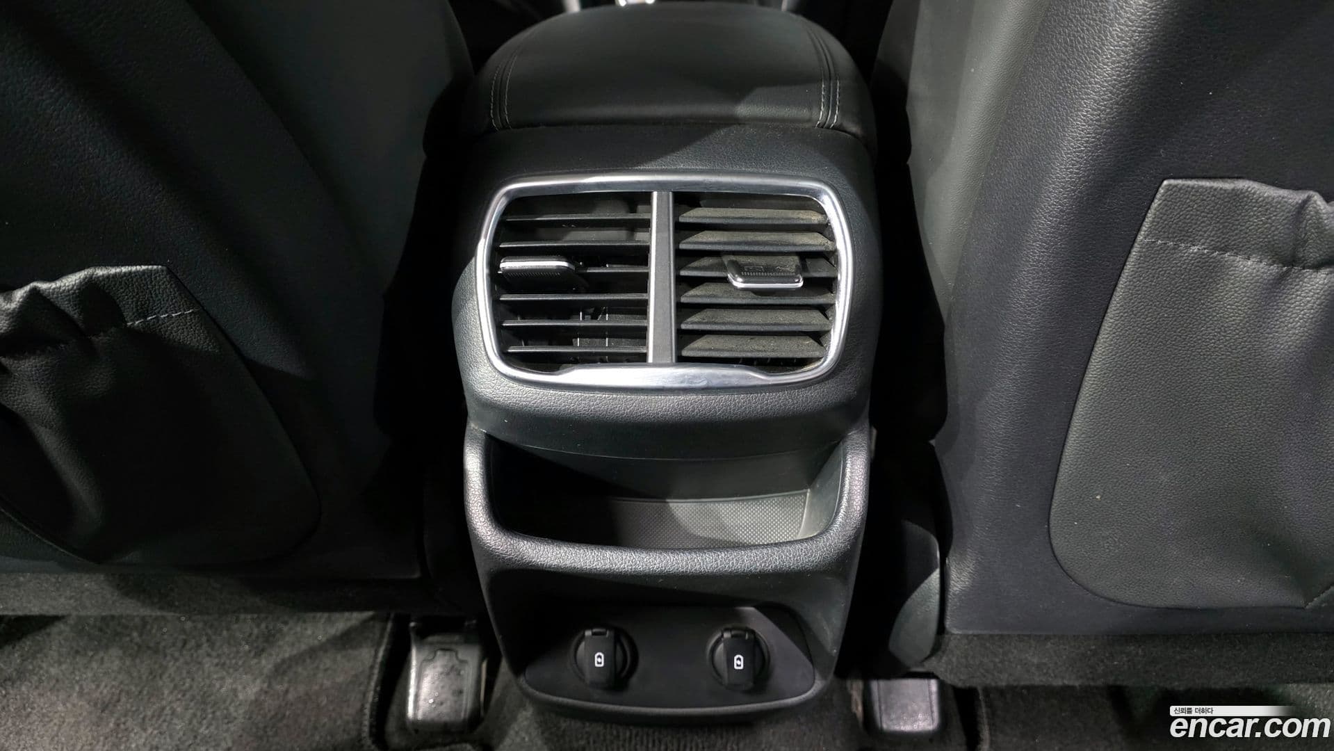 Main__Slider__Photo:Santafe Hyundai 2020.1-27