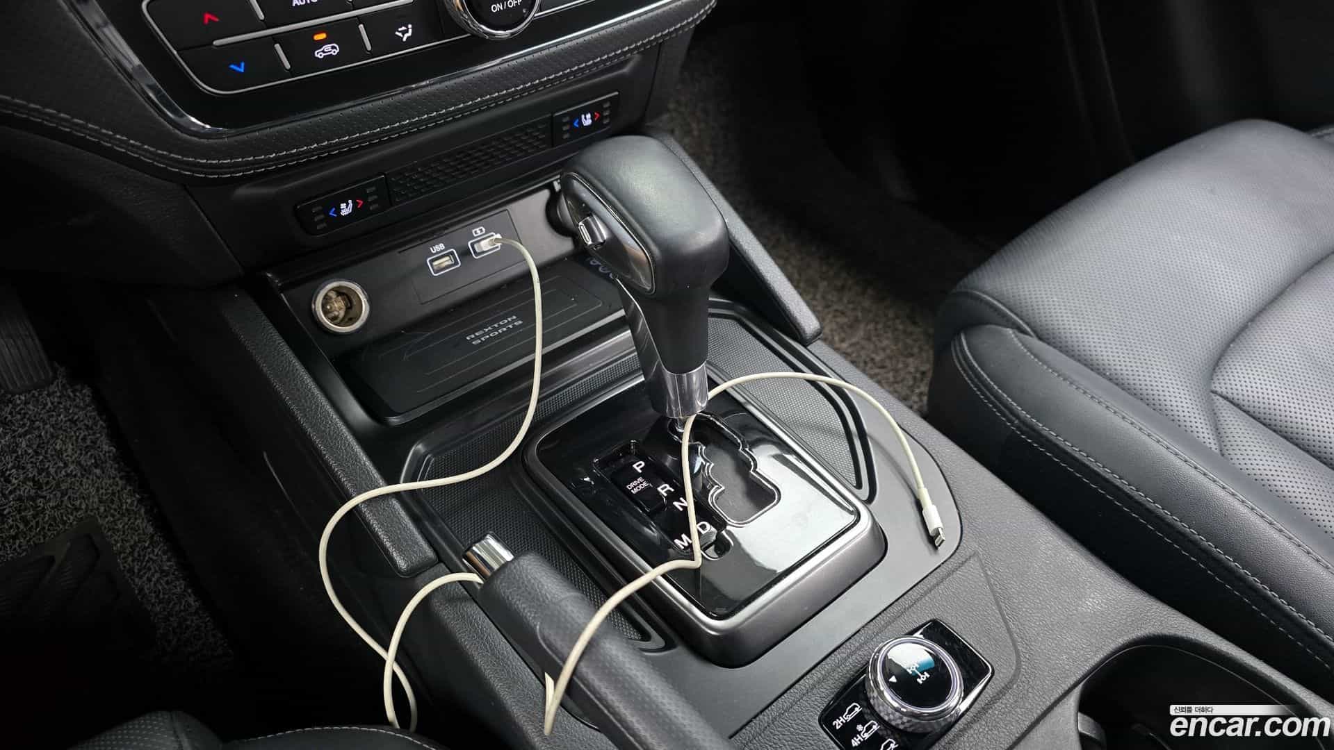 Rexton KG Mobility 2022.5-INNER-009