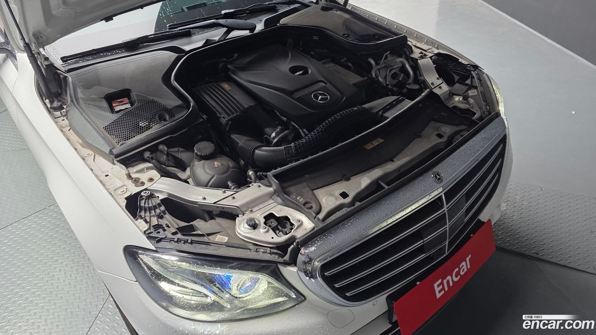 Main__Slider__Photo:E-Class Mercedes-Benz 2020.5-5