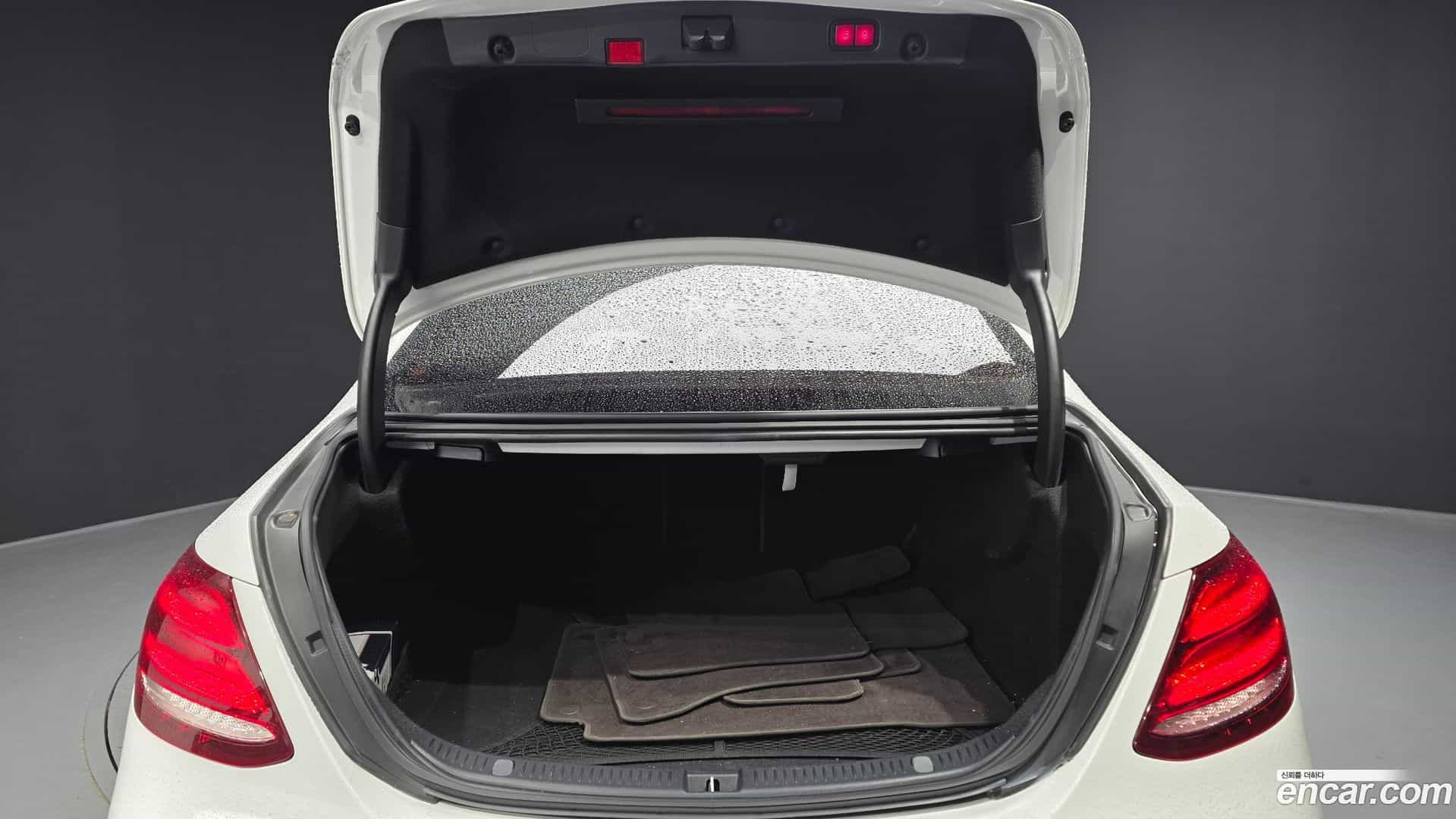 E-Class Mercedes-Benz 2020.5-OPTION-024