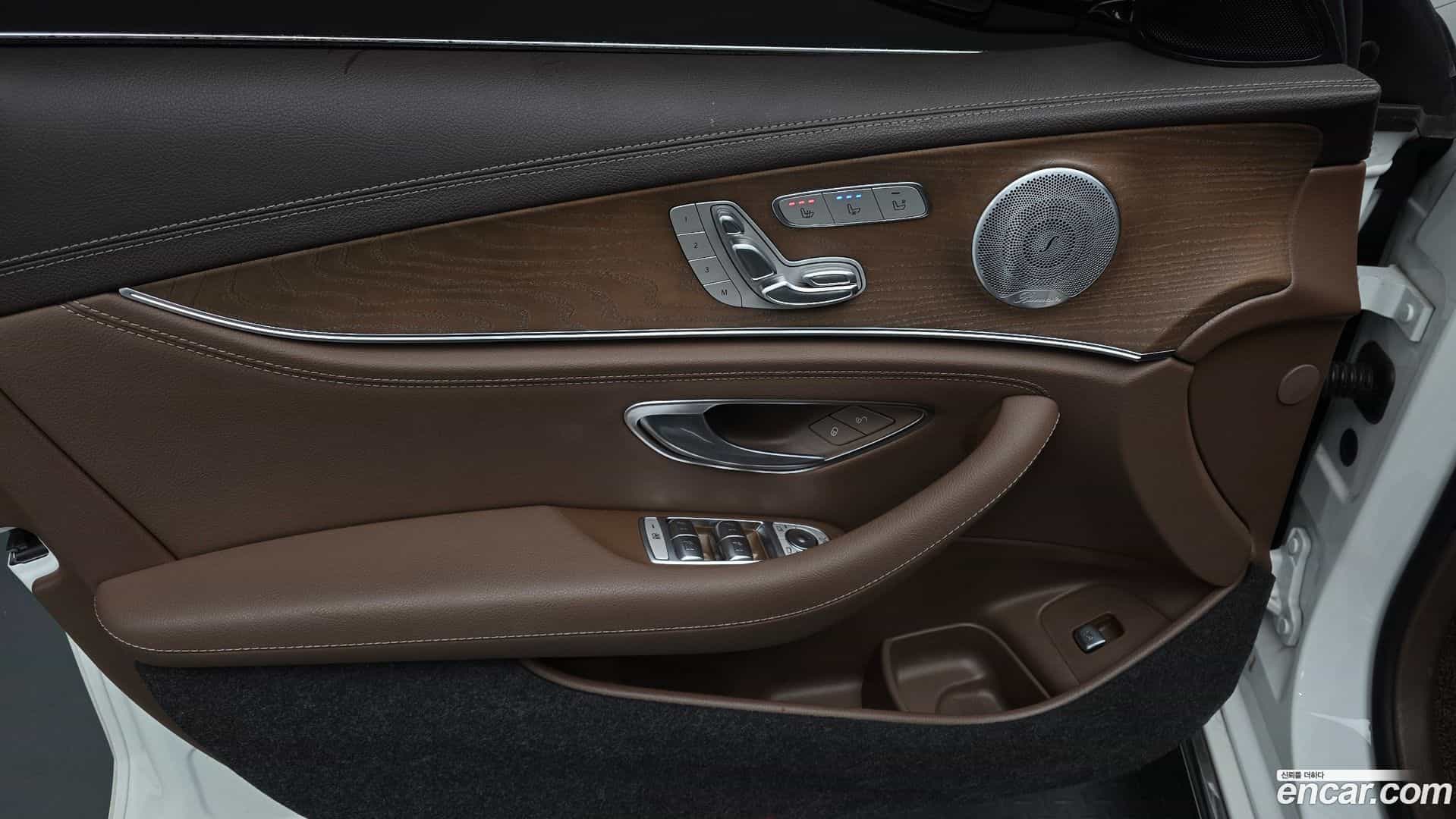 E-Class Mercedes-Benz 2020.5-INNER-034