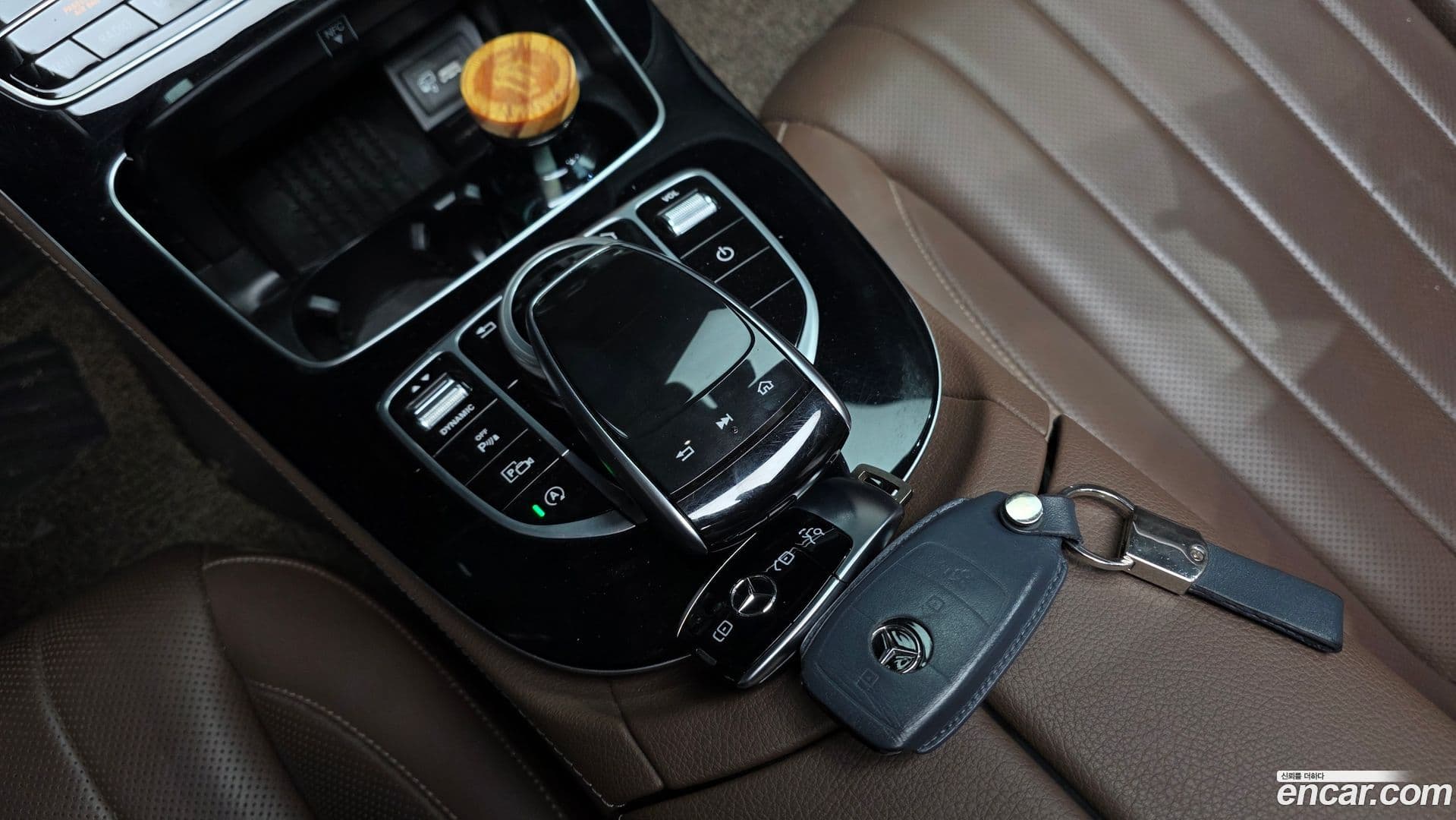 Main__Slider__Photo:E-Class Mercedes-Benz 2020.5-26