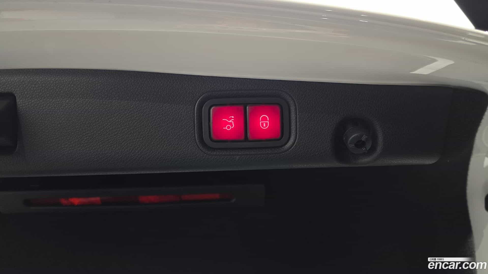 E-Class Mercedes-Benz 2020.5-OPTION-045