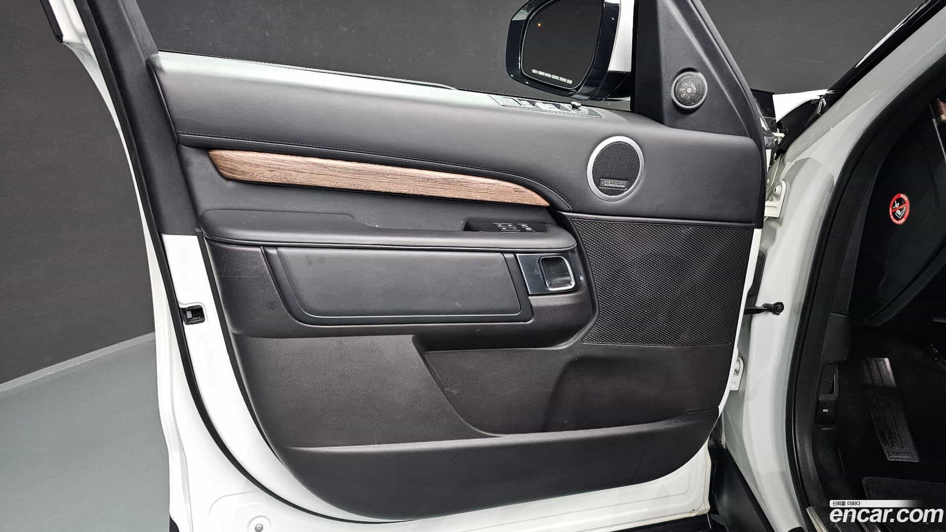 Discovery Land Rover 2017.9-INNER-034