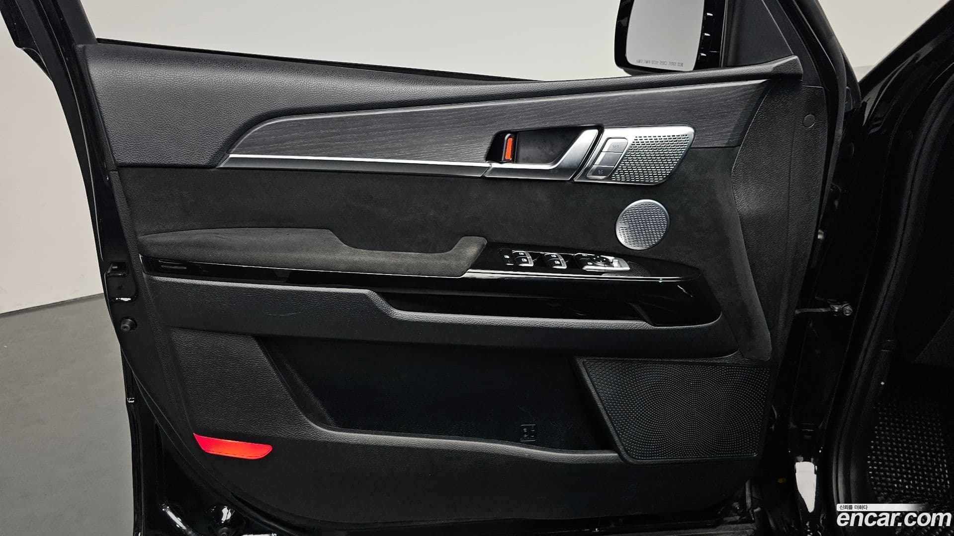 Main__Slider__Photo:Mohave Kia 2024.2-23