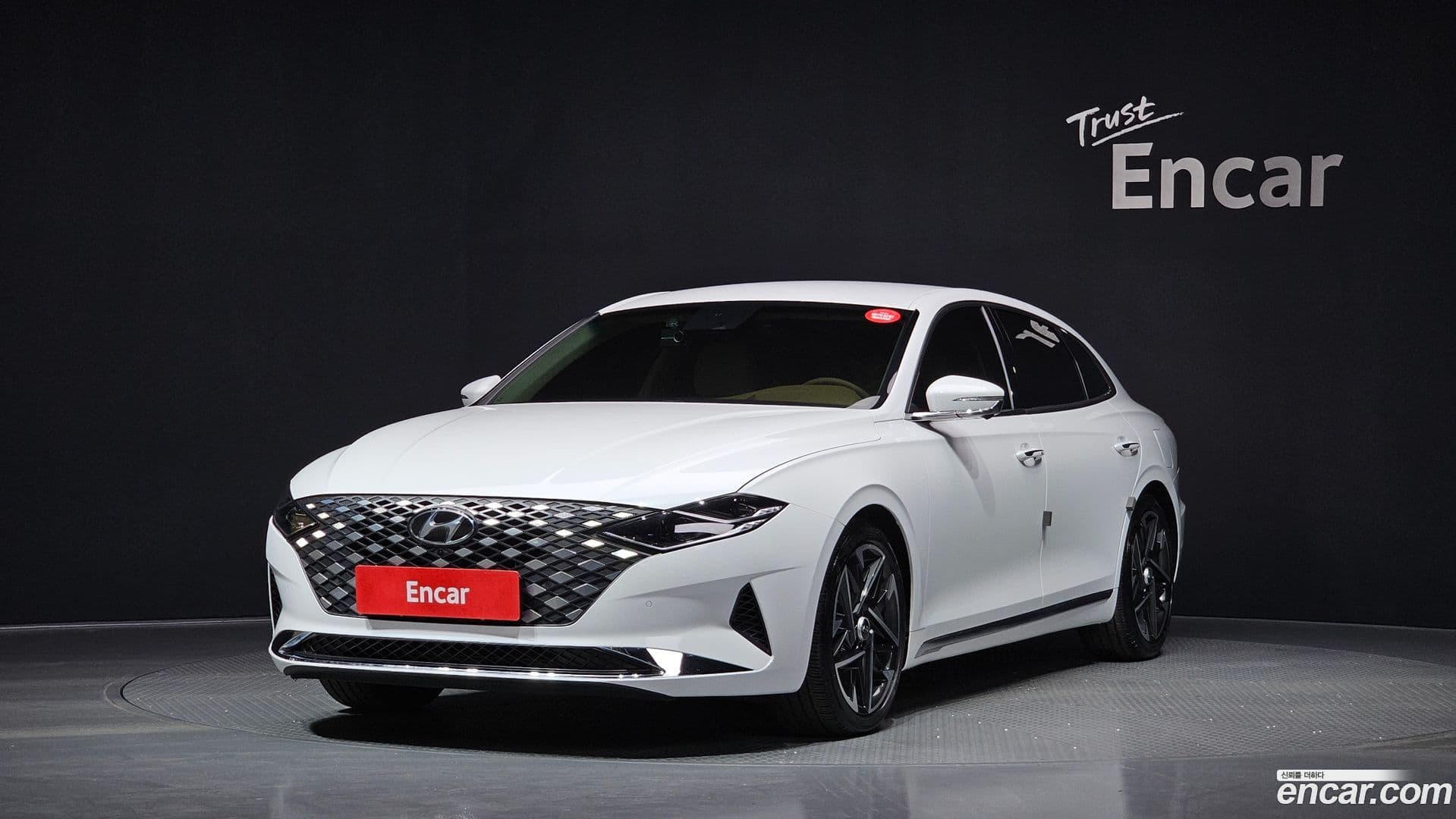 Main__Slider__Photo:Grandeur Hyundai 2021.2-0