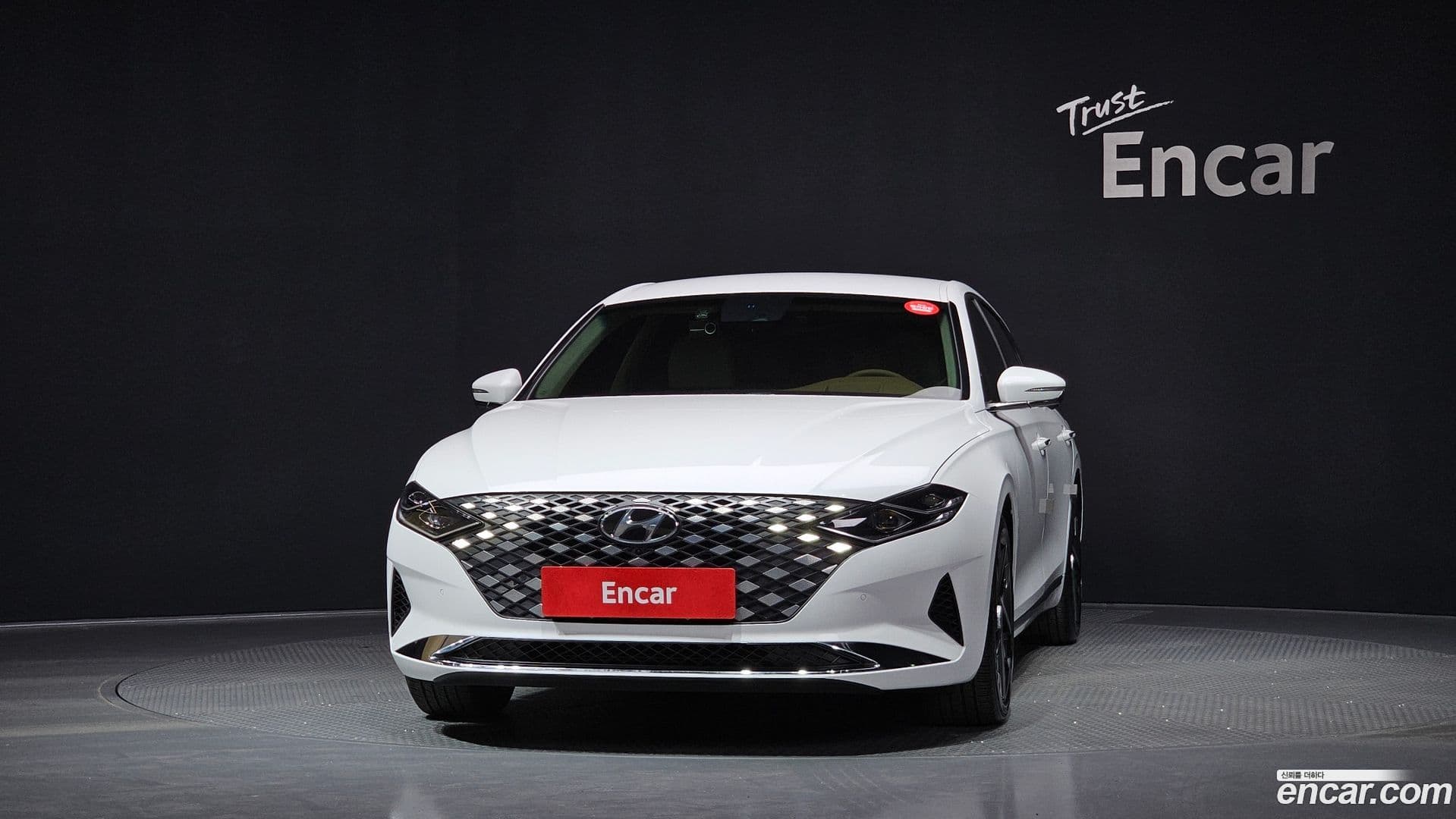 Main__Slider__Photo:Grandeur Hyundai 2021.2-2