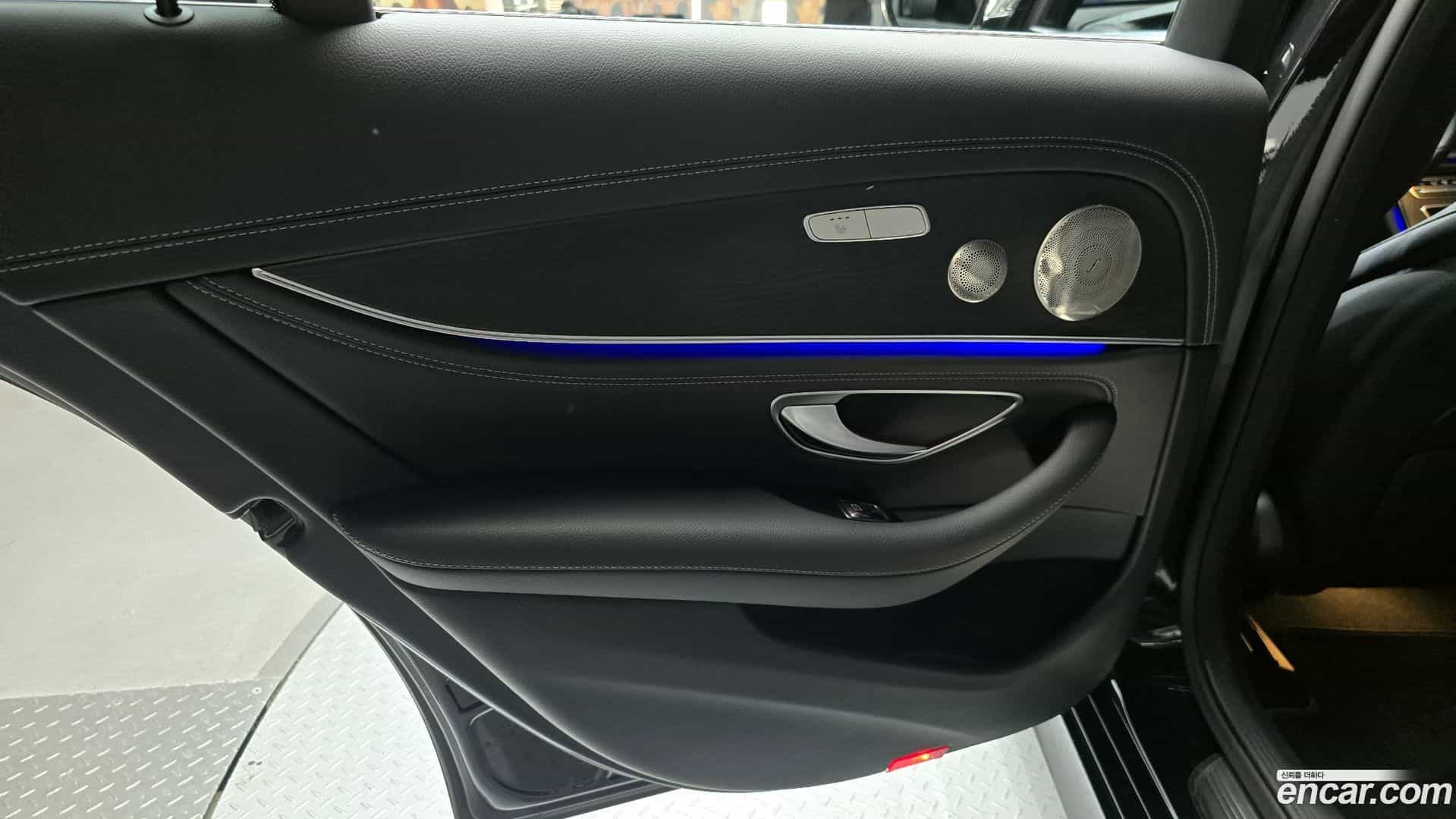 E-Class Mercedes-Benz 2022.11-INNER-035