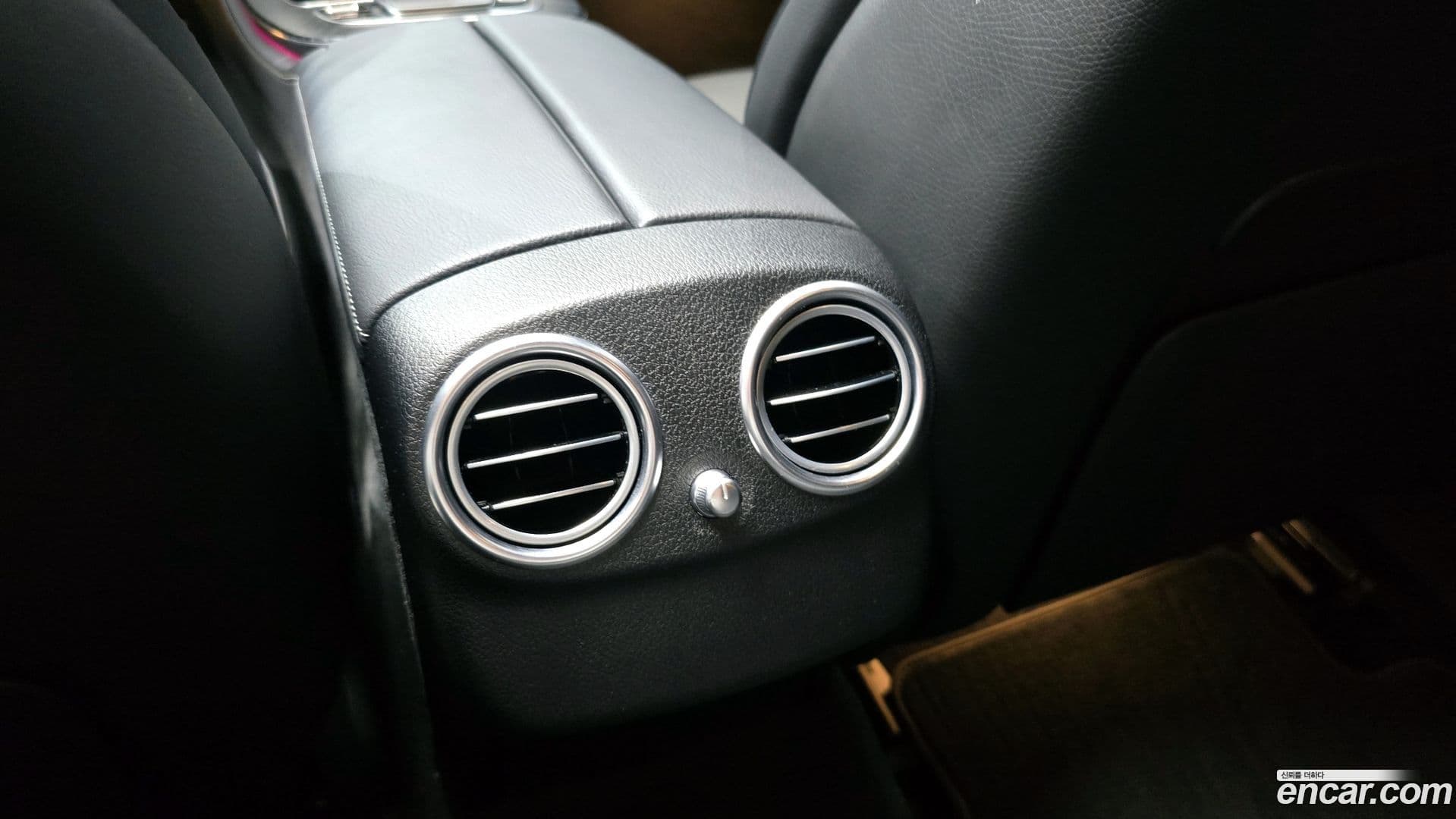 Main__Slider__Photo:E-Class Mercedes-Benz 2022.11-27