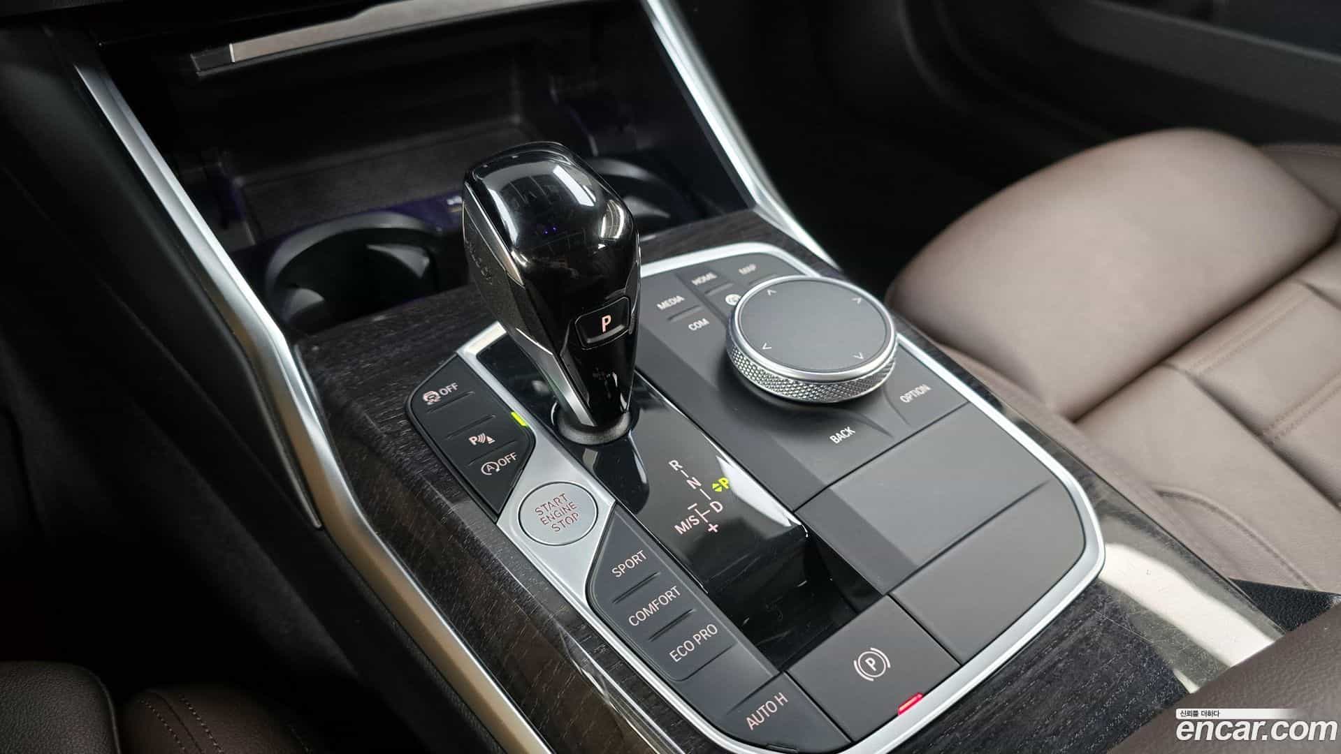 3-Series BMW 2021.11-INNER-009