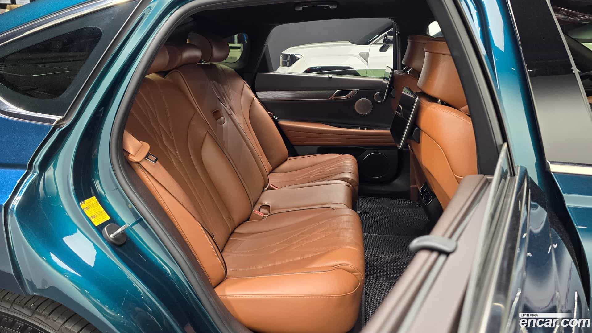 G80 Genesis 2022.11-INNER-036