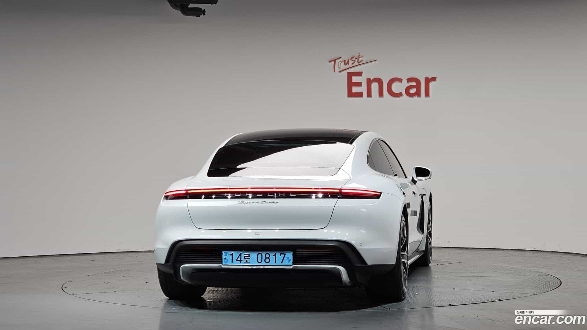 Taycan Porsche 2021.5-OUTER-004