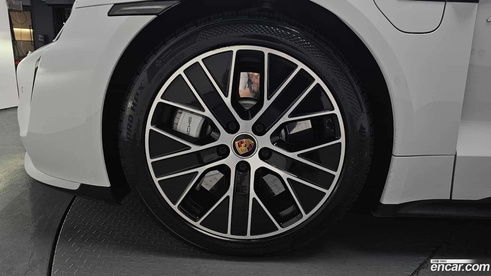 Taycan Porsche 2021.5-OUTER-005