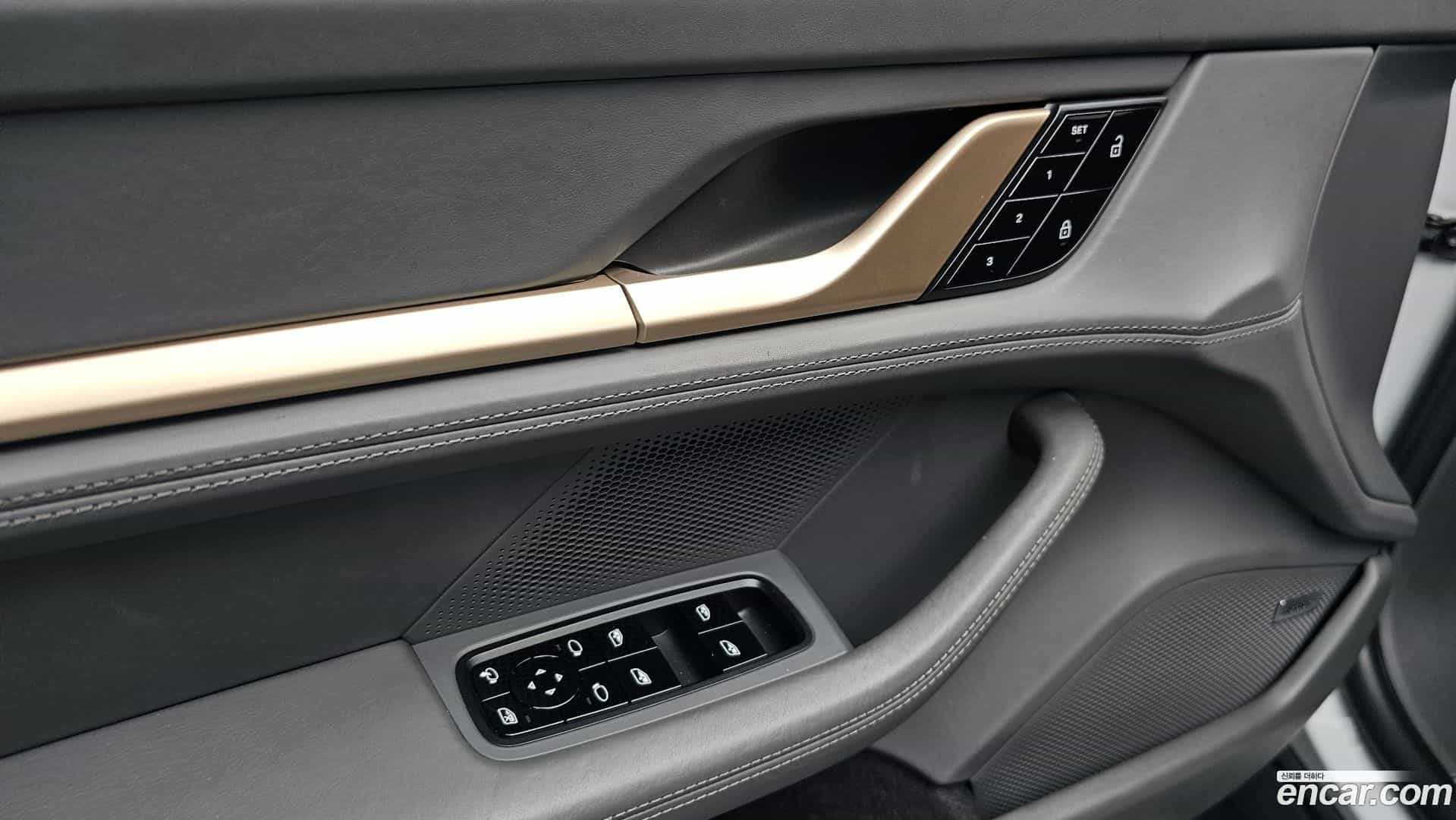 Taycan Porsche 2021.5-OPTION-020