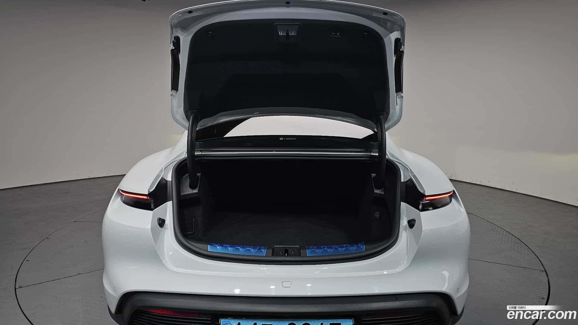 Taycan Porsche 2021.5-OPTION-024