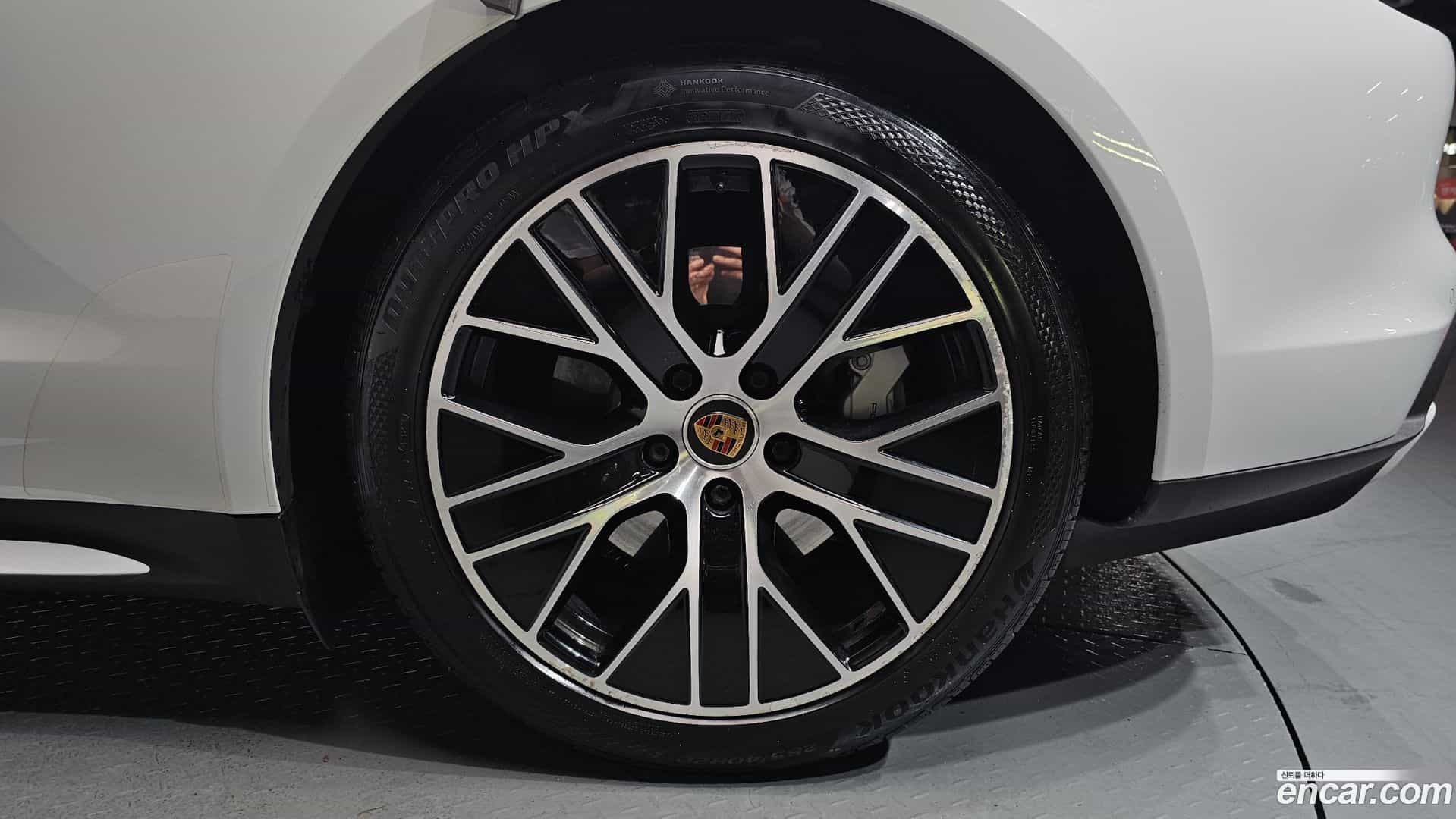 Taycan Porsche 2021.5-OUTER-031
