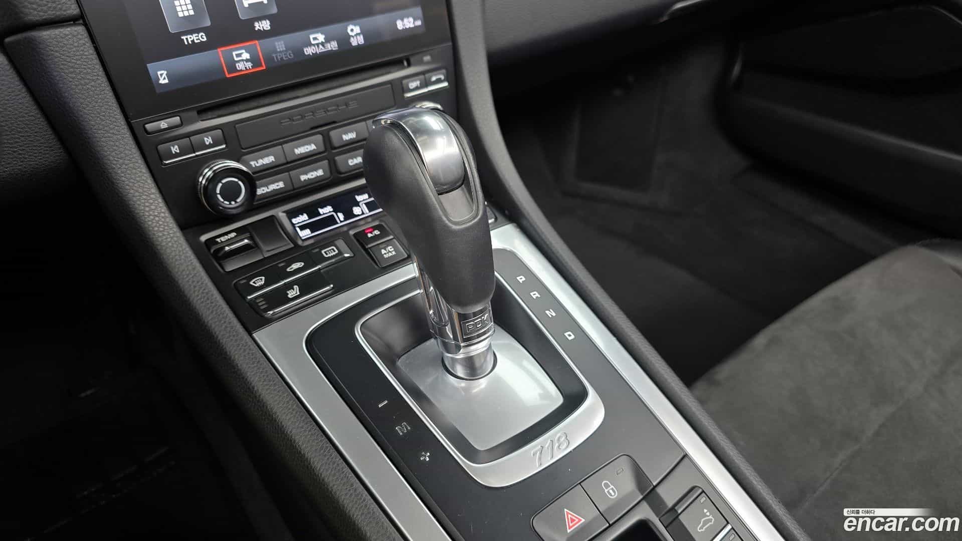 718 Porsche 2018.9-INNER-009