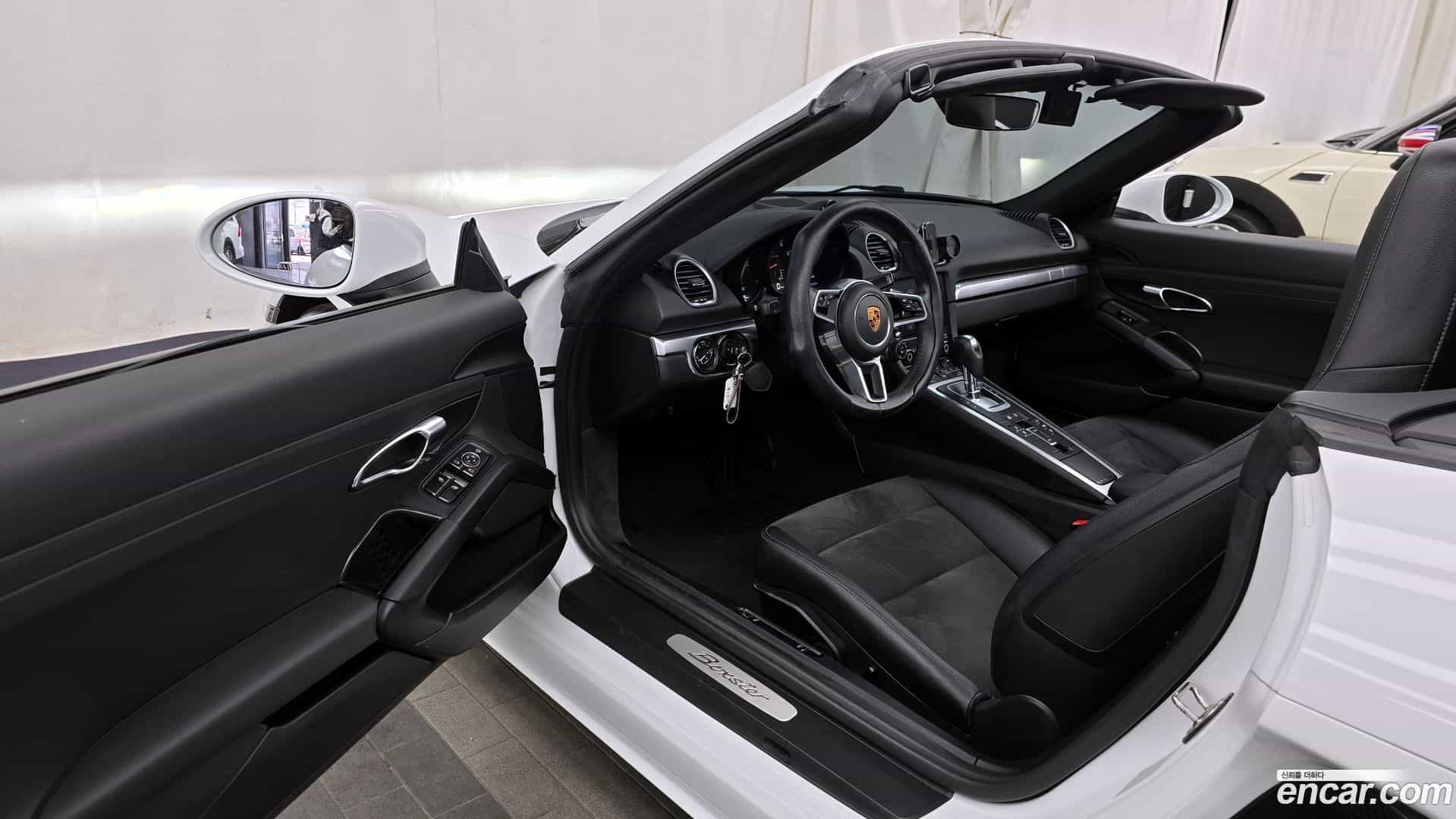 718 Porsche 2018.9-INNER-010