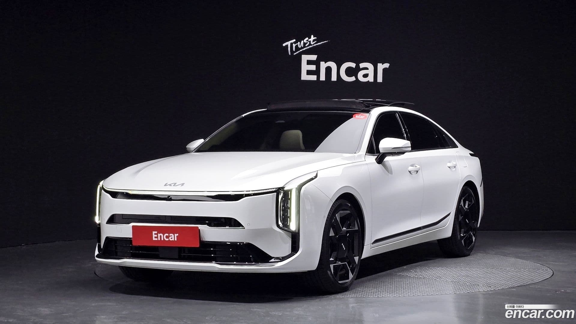 Main__Slider__Photo:K8 Kia 2025.2-0