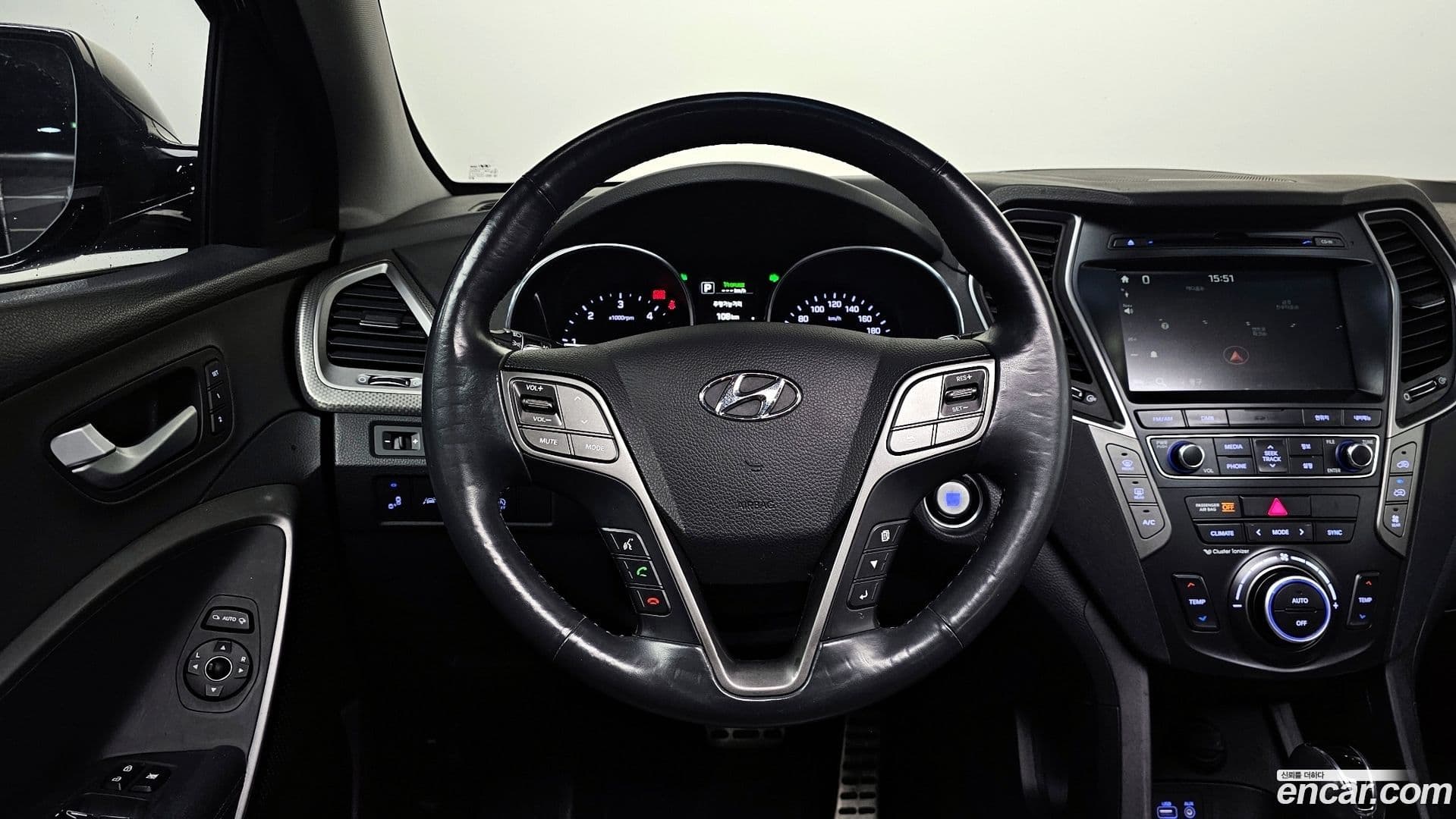 Main__Slider__Photo:Maxcruz Hyundai 2016.11-12