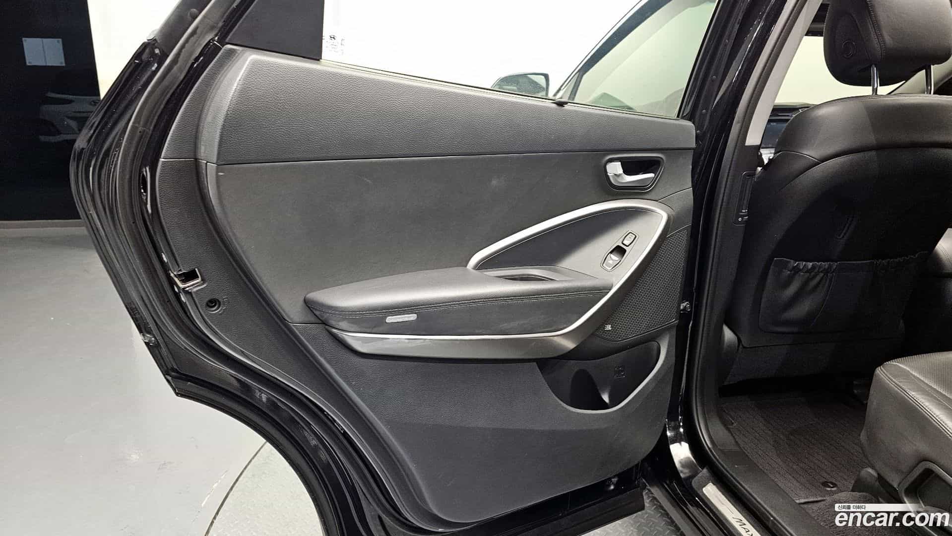 Maxcruz Hyundai 2016.11-INNER-035