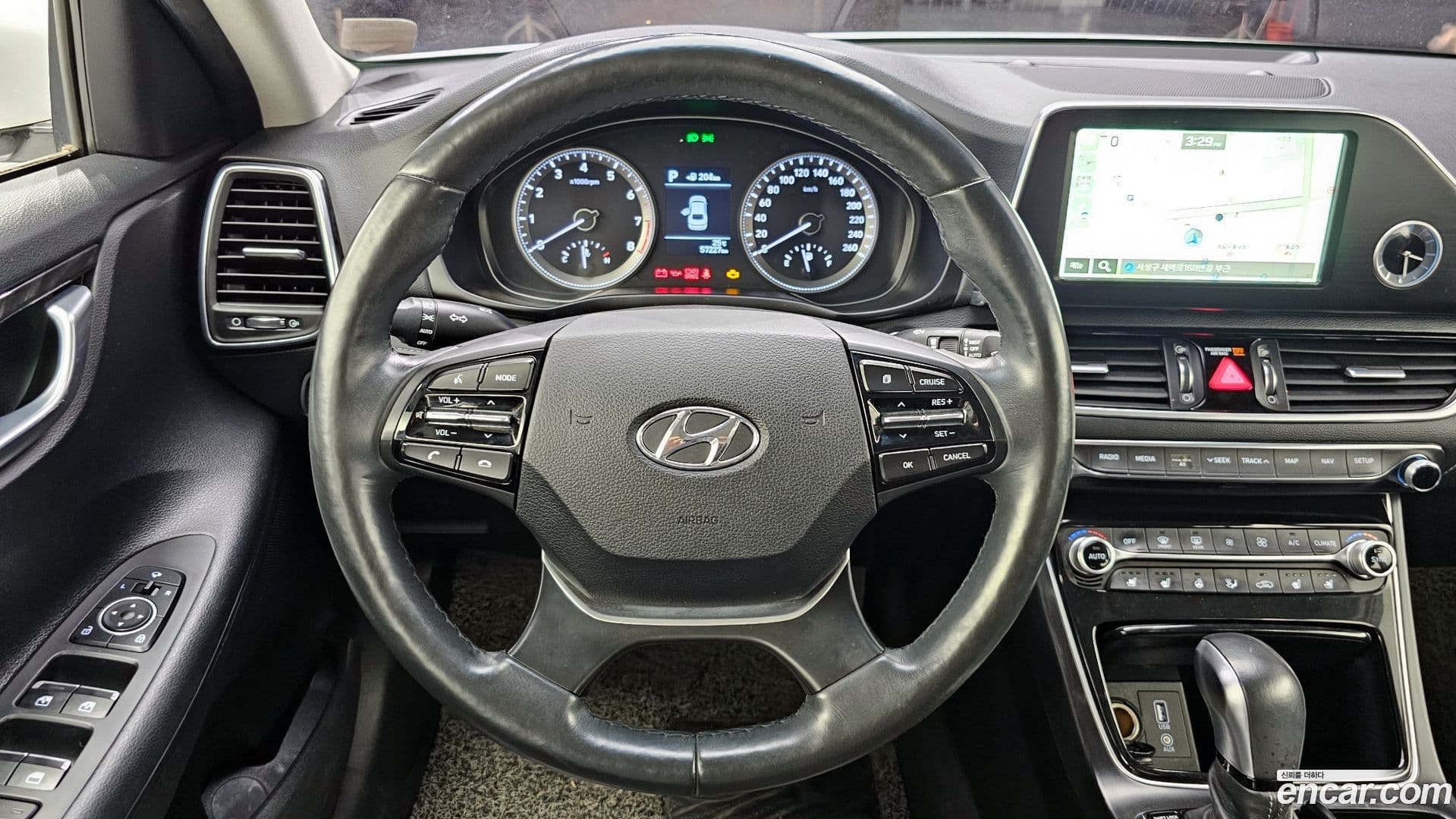Main__Slider__Photo:Grandeur Hyundai 2017.5-12