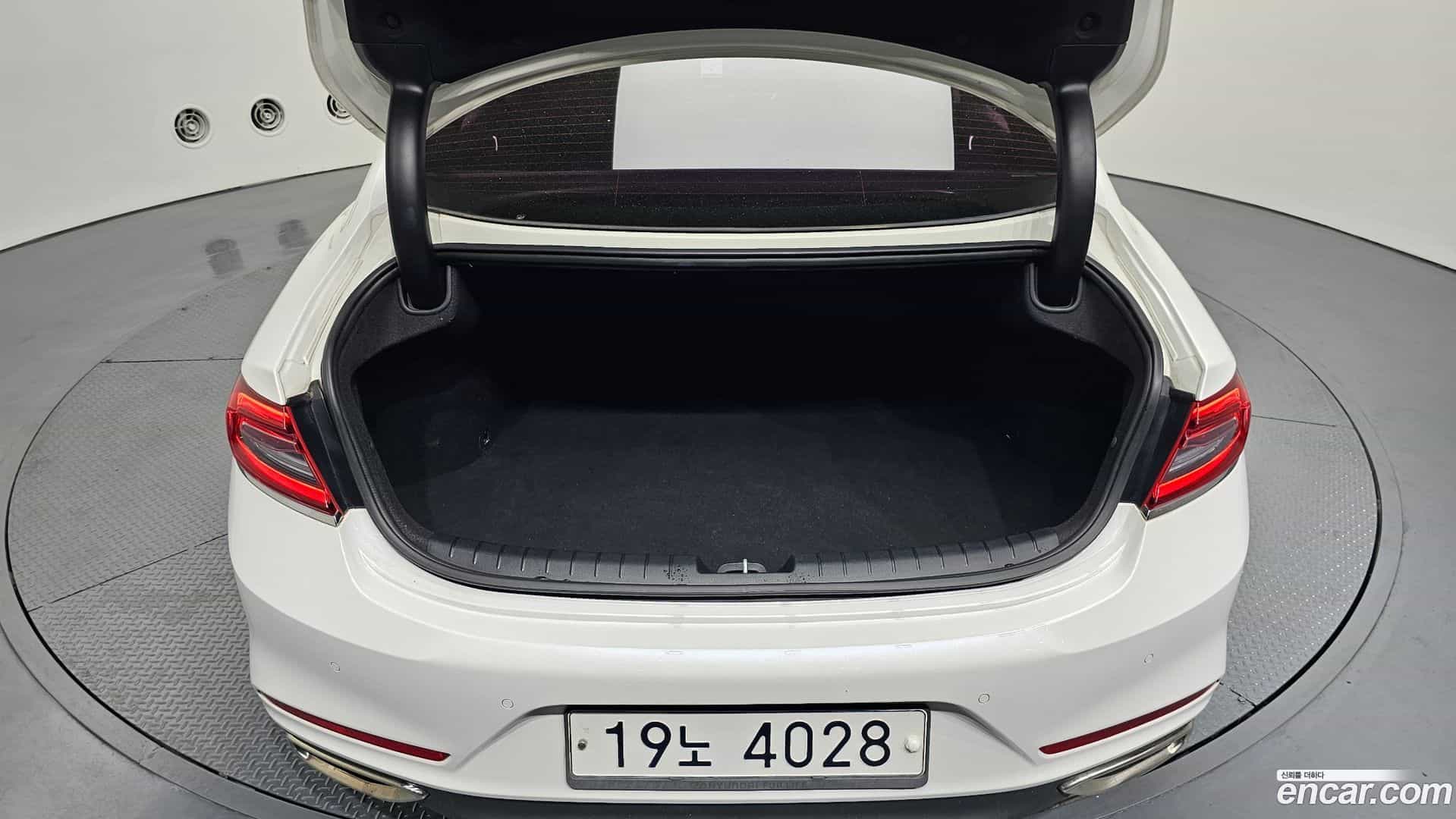 Grandeur Hyundai 2017.5-OPTION-024
