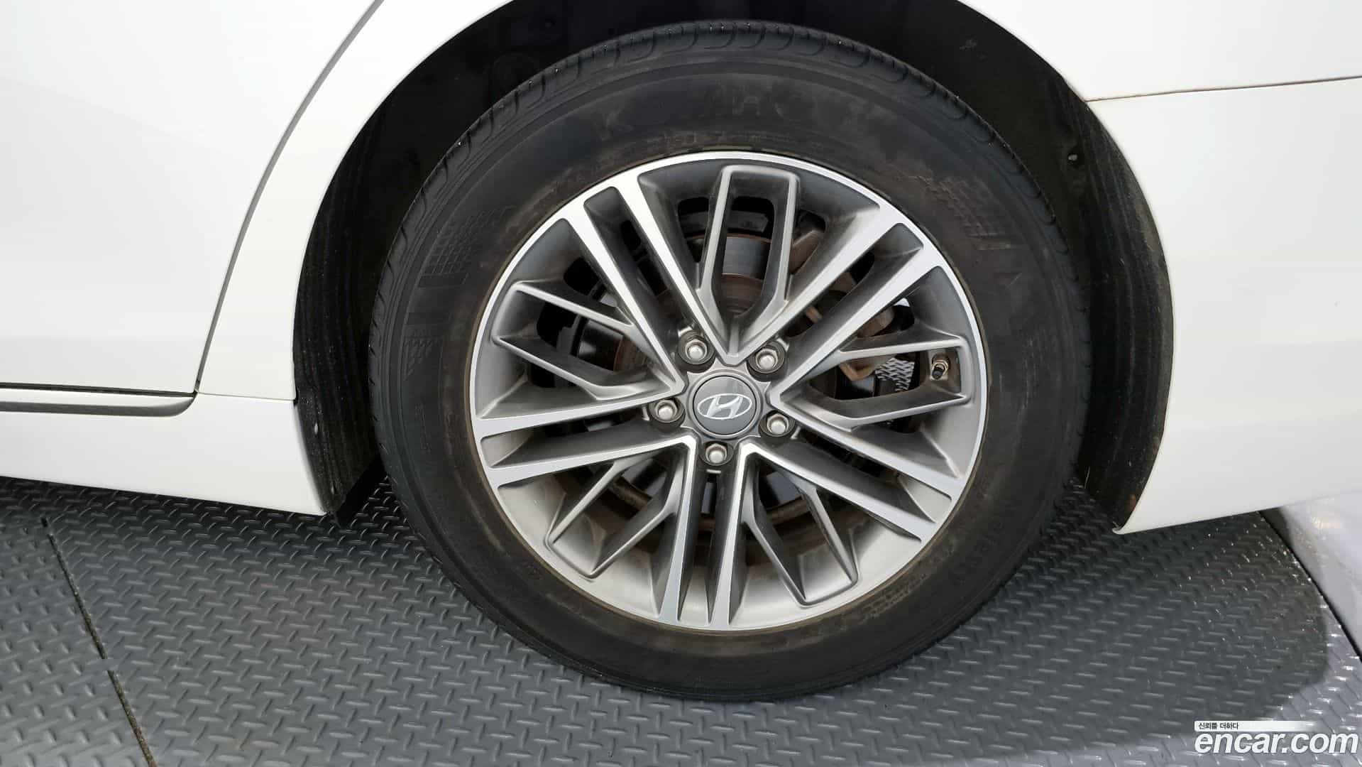 Grandeur Hyundai 2017.5-OUTER-031