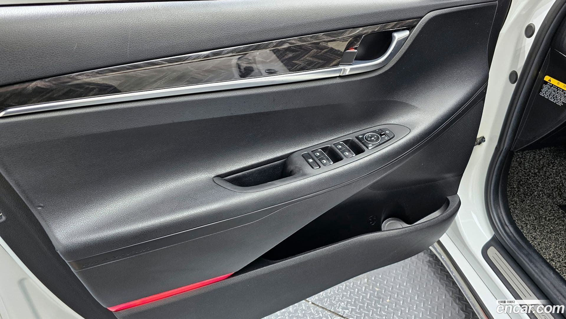Main__Slider__Photo:Grandeur Hyundai 2017.5-23