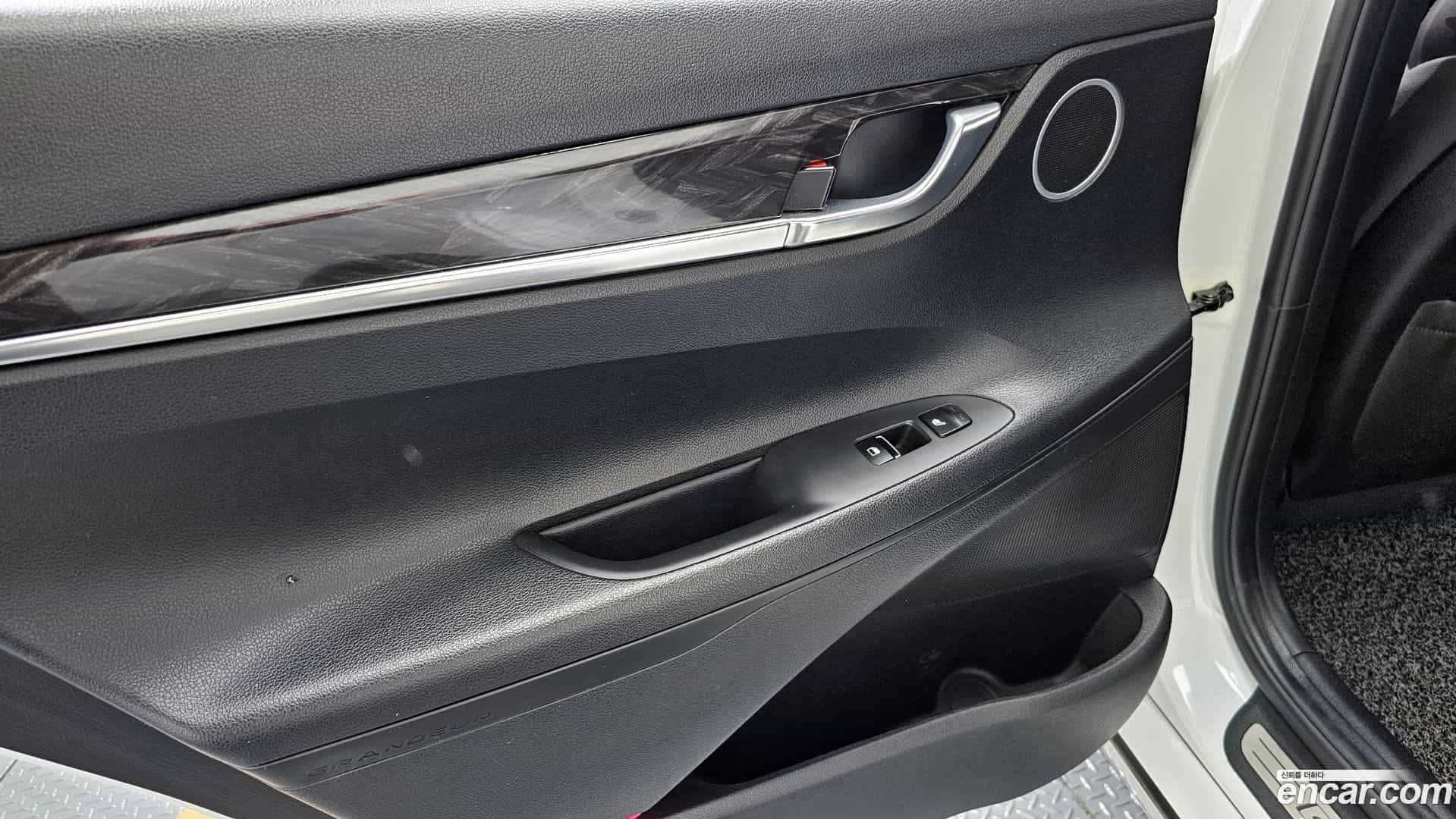 Grandeur Hyundai 2017.5-INNER-035
