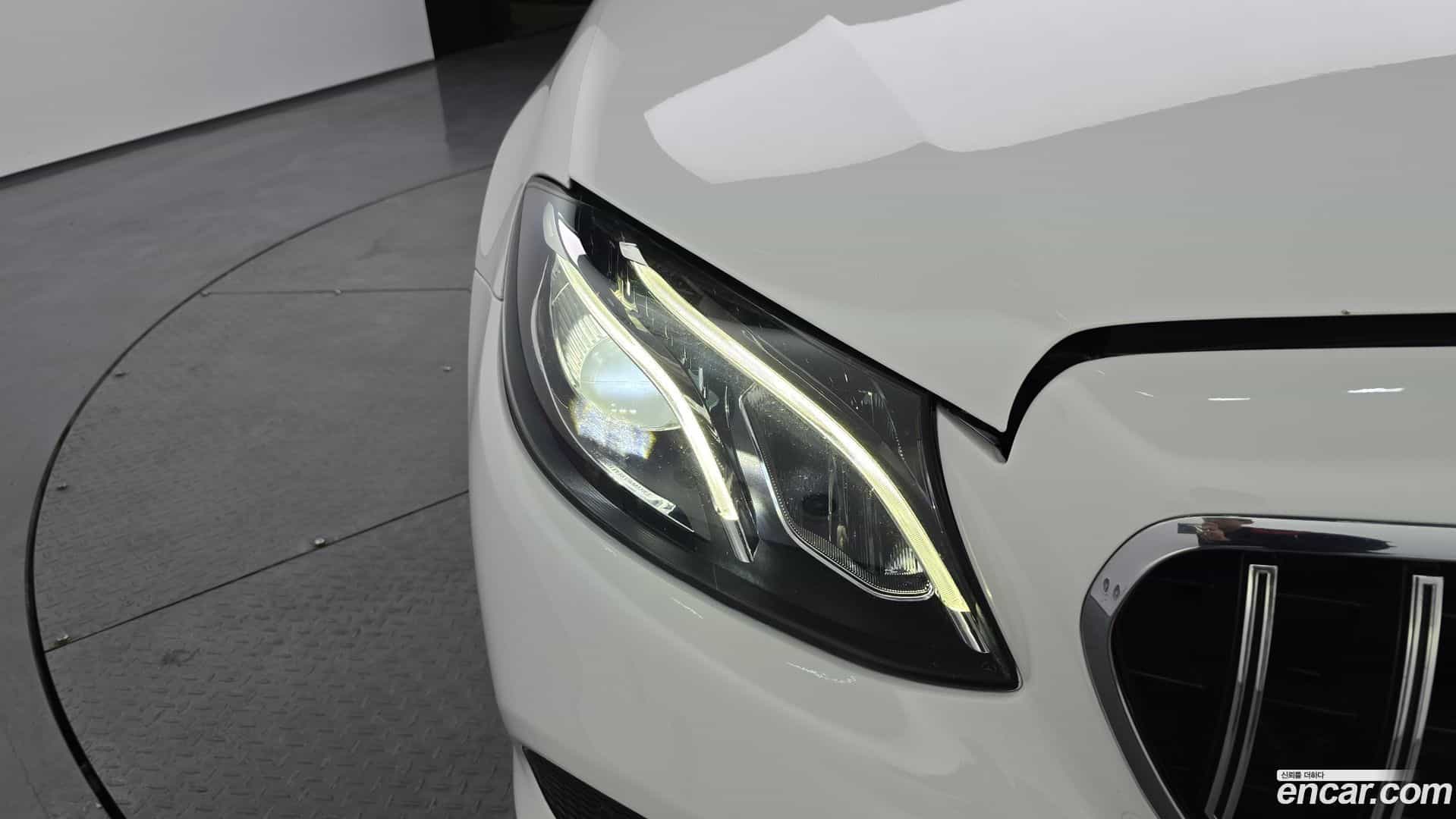 E-Class Mercedes-Benz 2018.9-OUTER-032