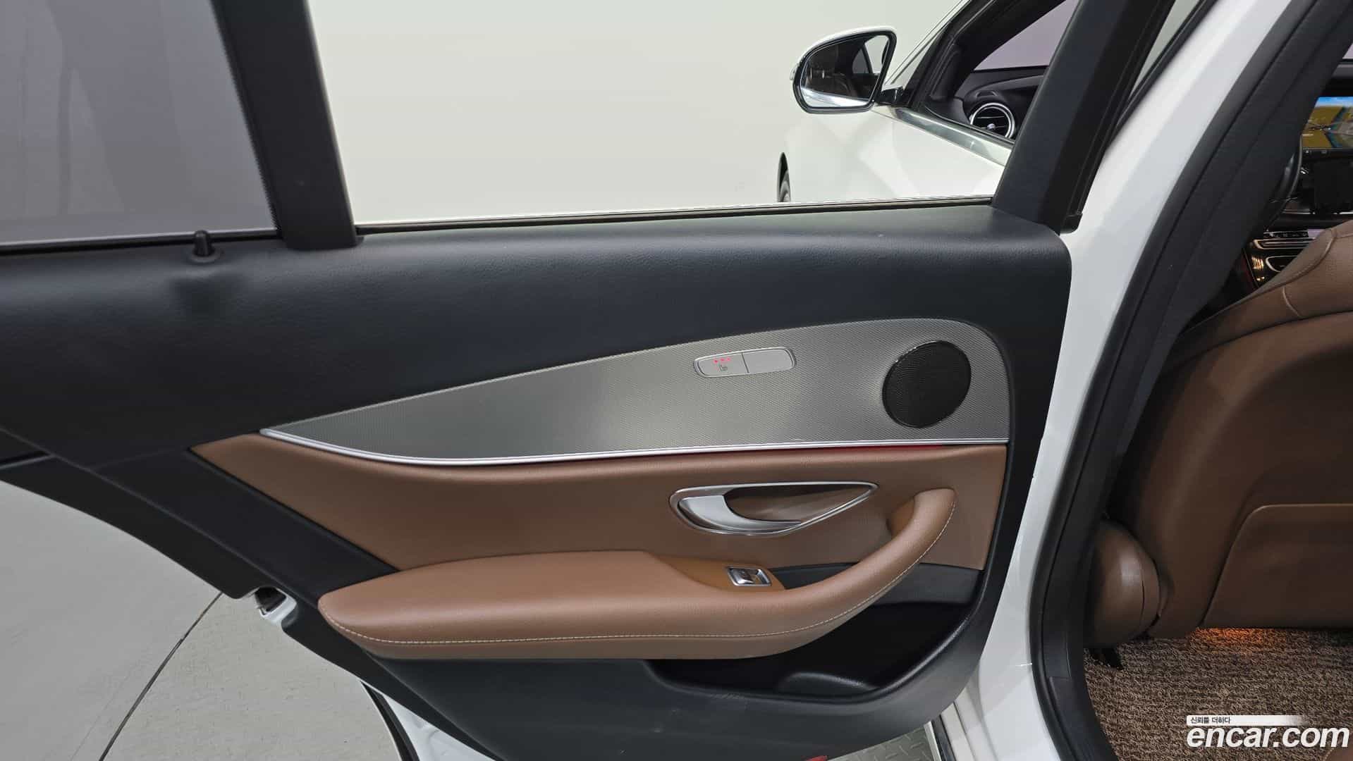 E-Class Mercedes-Benz 2018.9-INNER-035