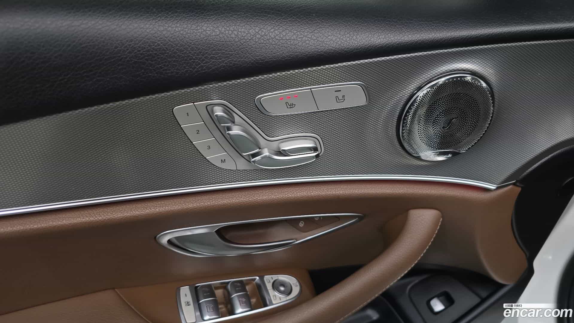 E-Class Mercedes-Benz 2018.9-OPTION-043