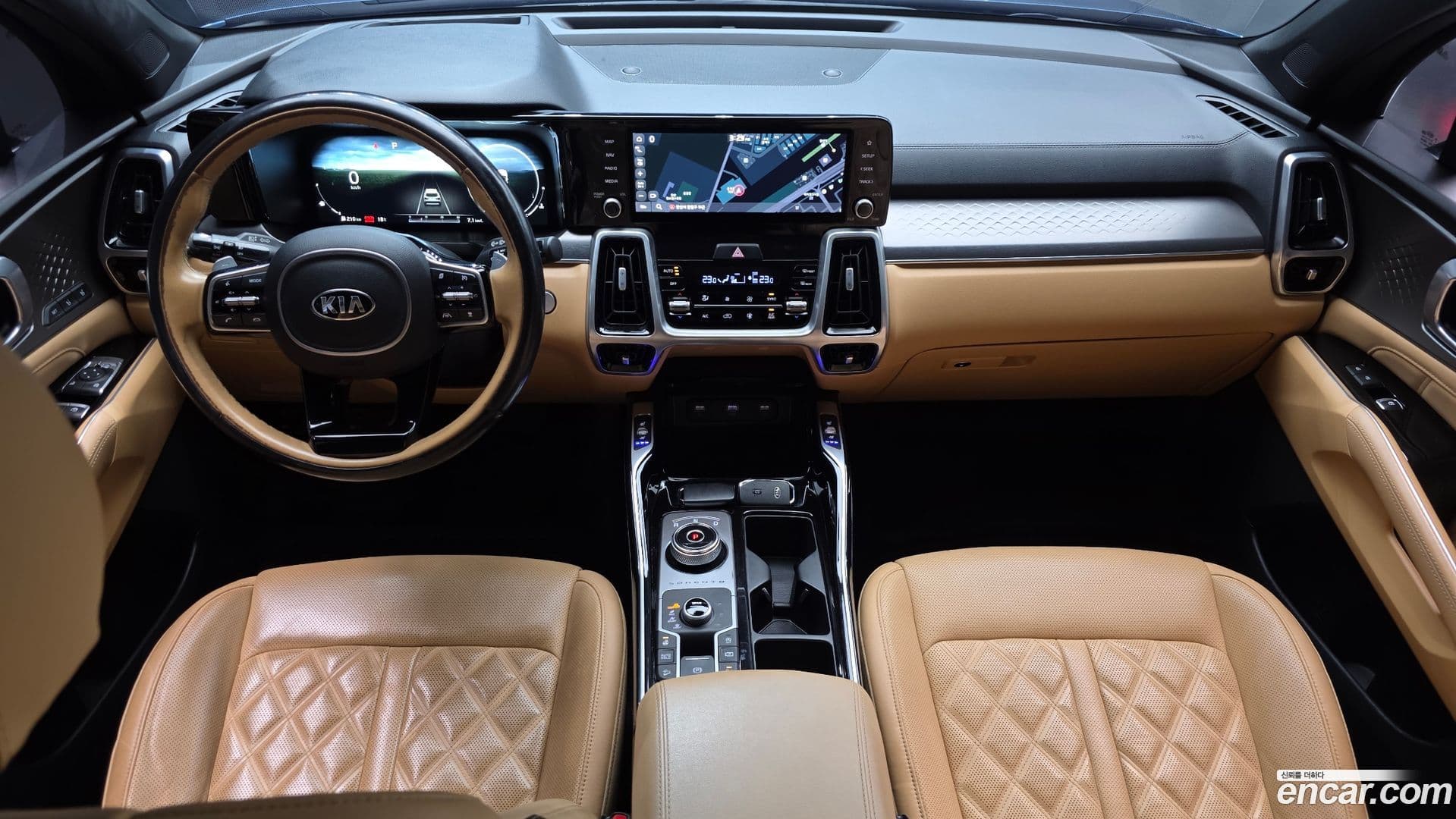 Main__Slider__Photo:Sorento Kia 2021.5-6