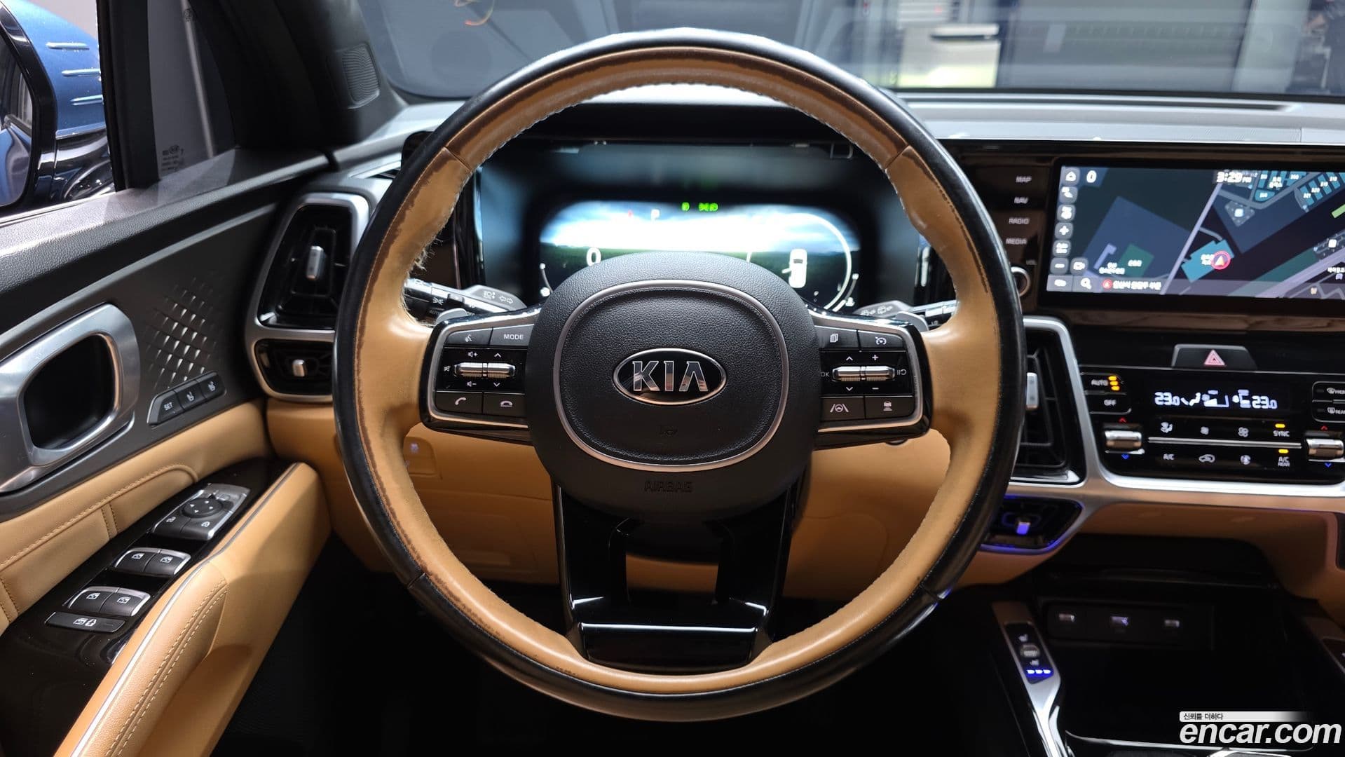 Main__Slider__Photo:Sorento Kia 2021.5-12