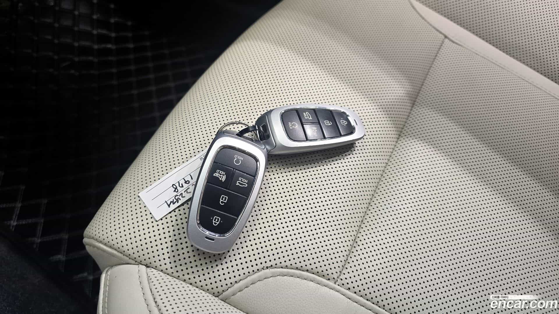 Grandeur Hyundai 2022.5-OPTION-043