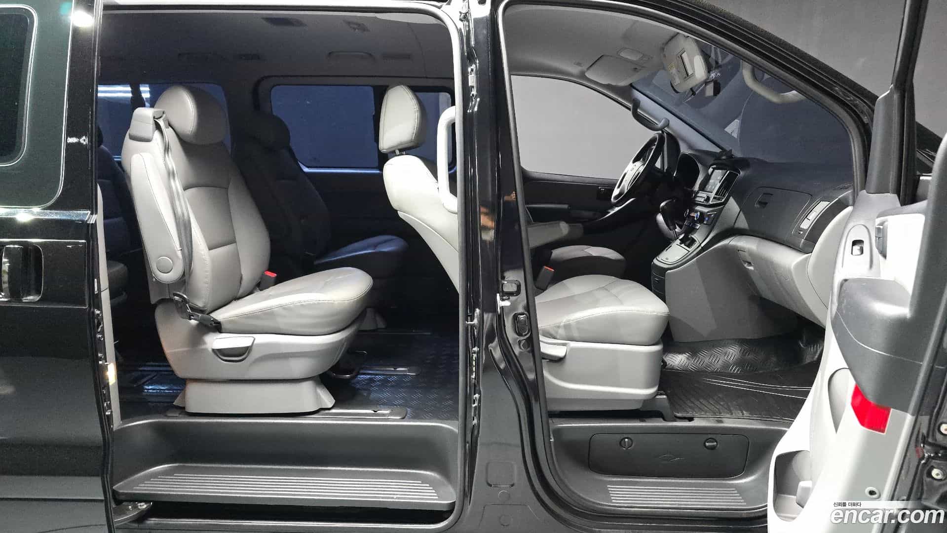 Starex Hyundai 2020.8-OPTION-016