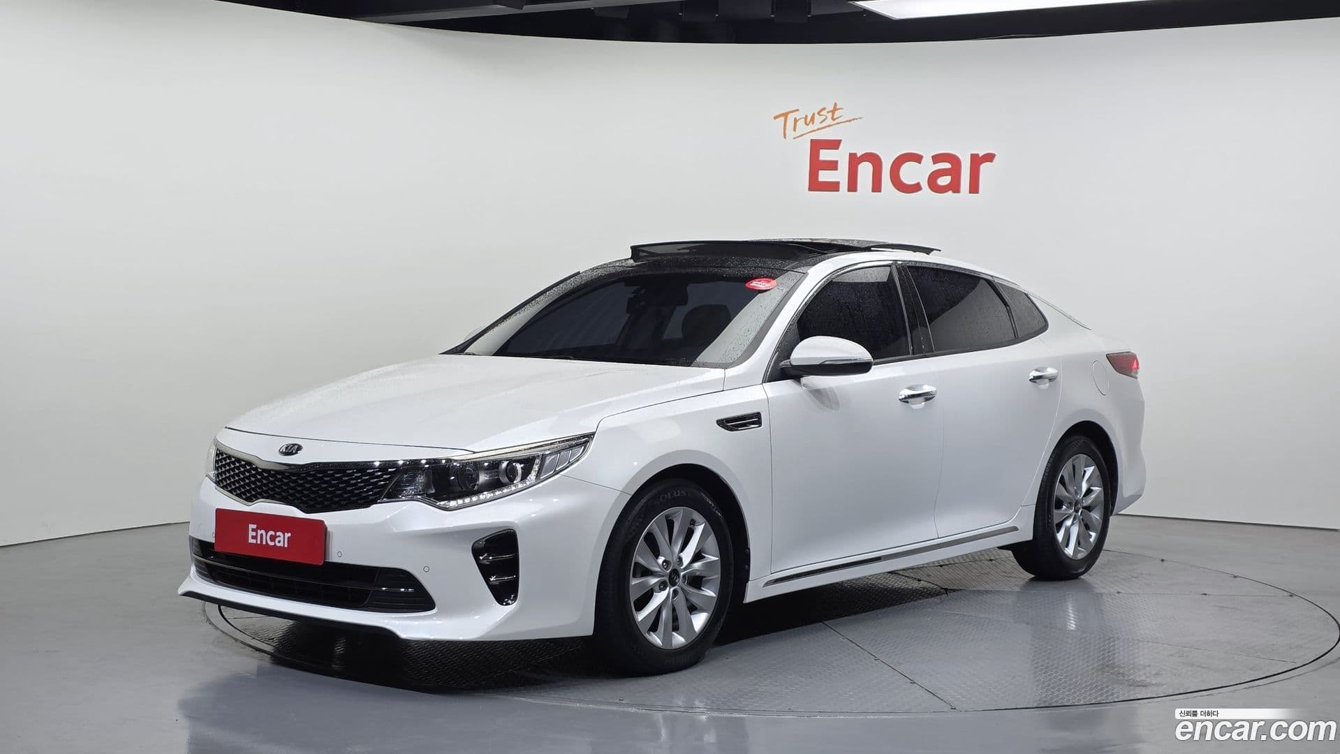 Main__Slider__Photo:K5 Kia 2017.8-0