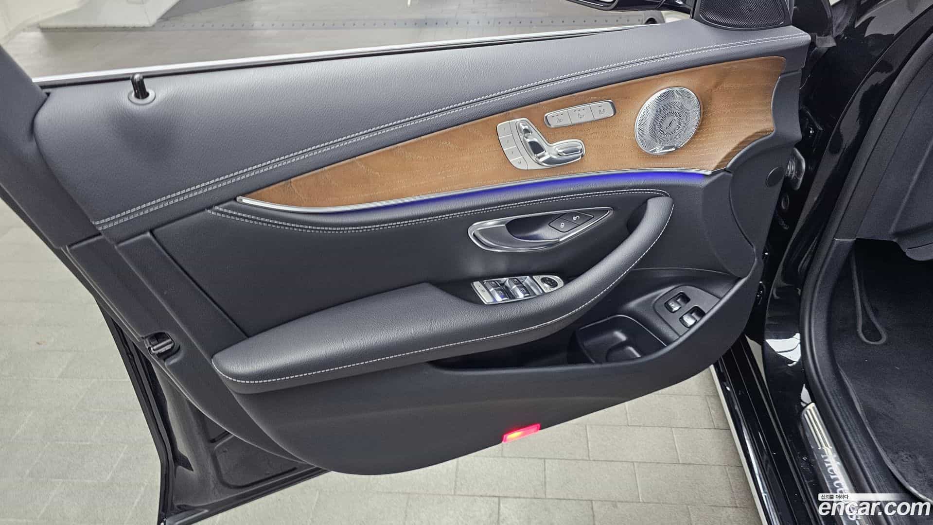 E-Class Mercedes-Benz 2020.6-INNER-034