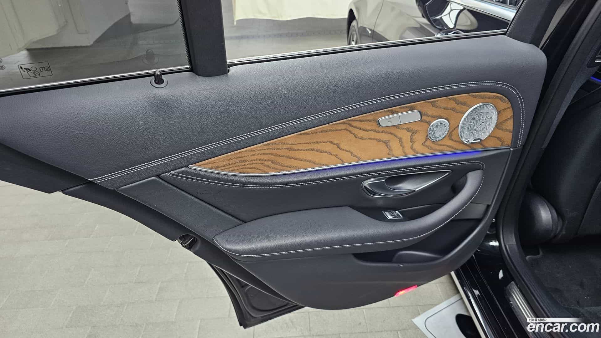 E-Class Mercedes-Benz 2020.6-INNER-035