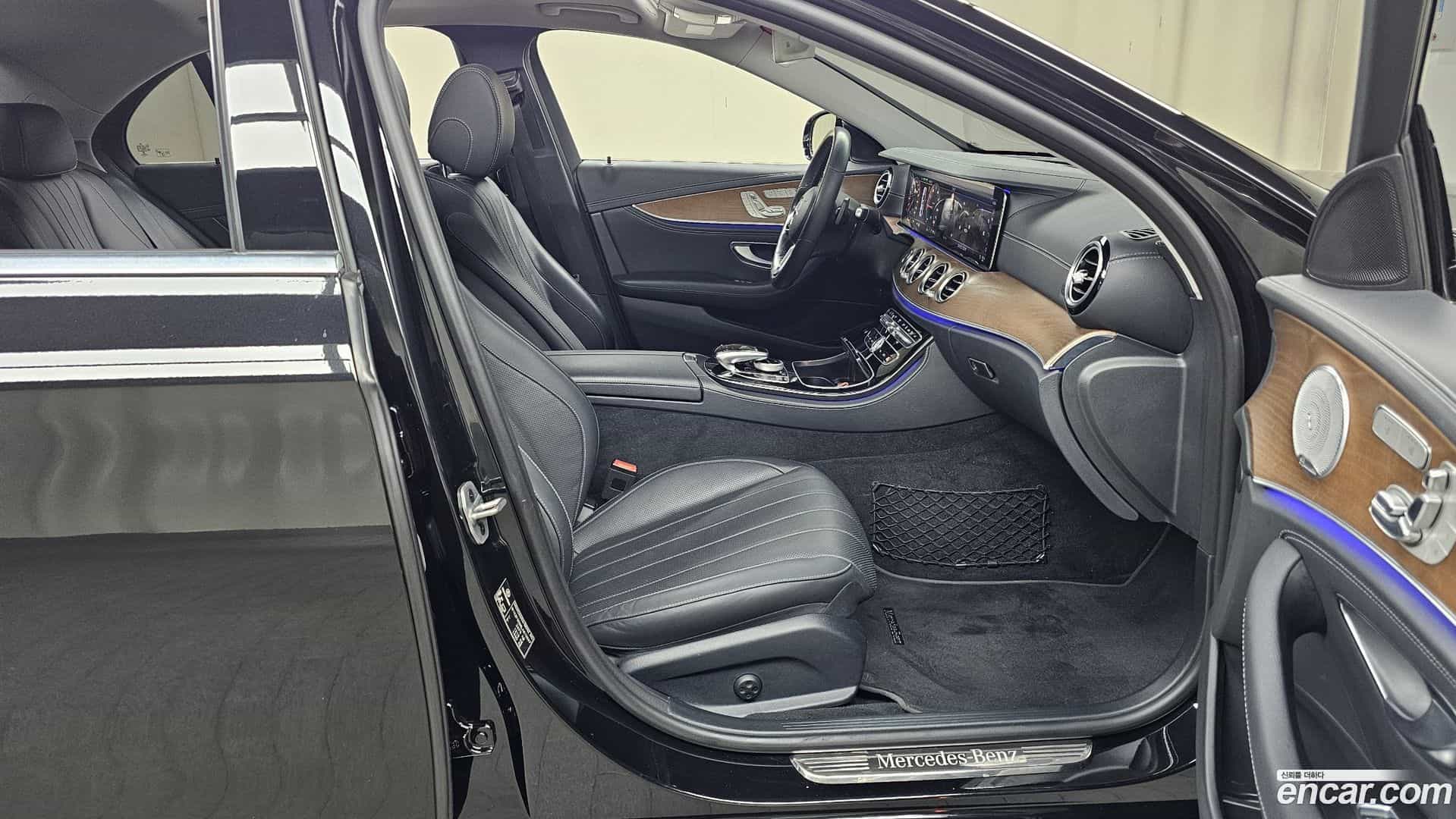 E-Class Mercedes-Benz 2020.6-INNER-036