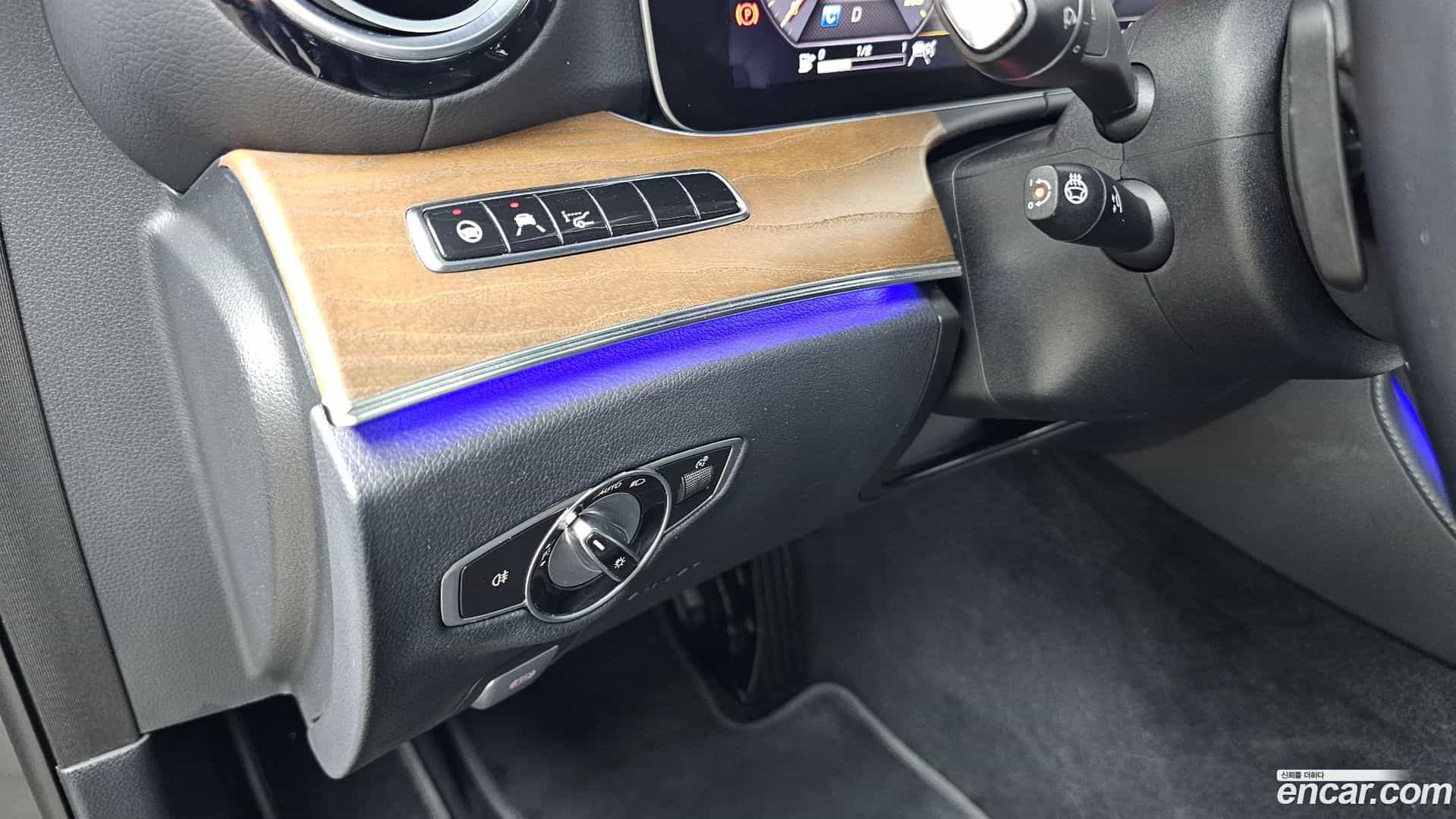 E-Class Mercedes-Benz 2020.6-OPTION-044