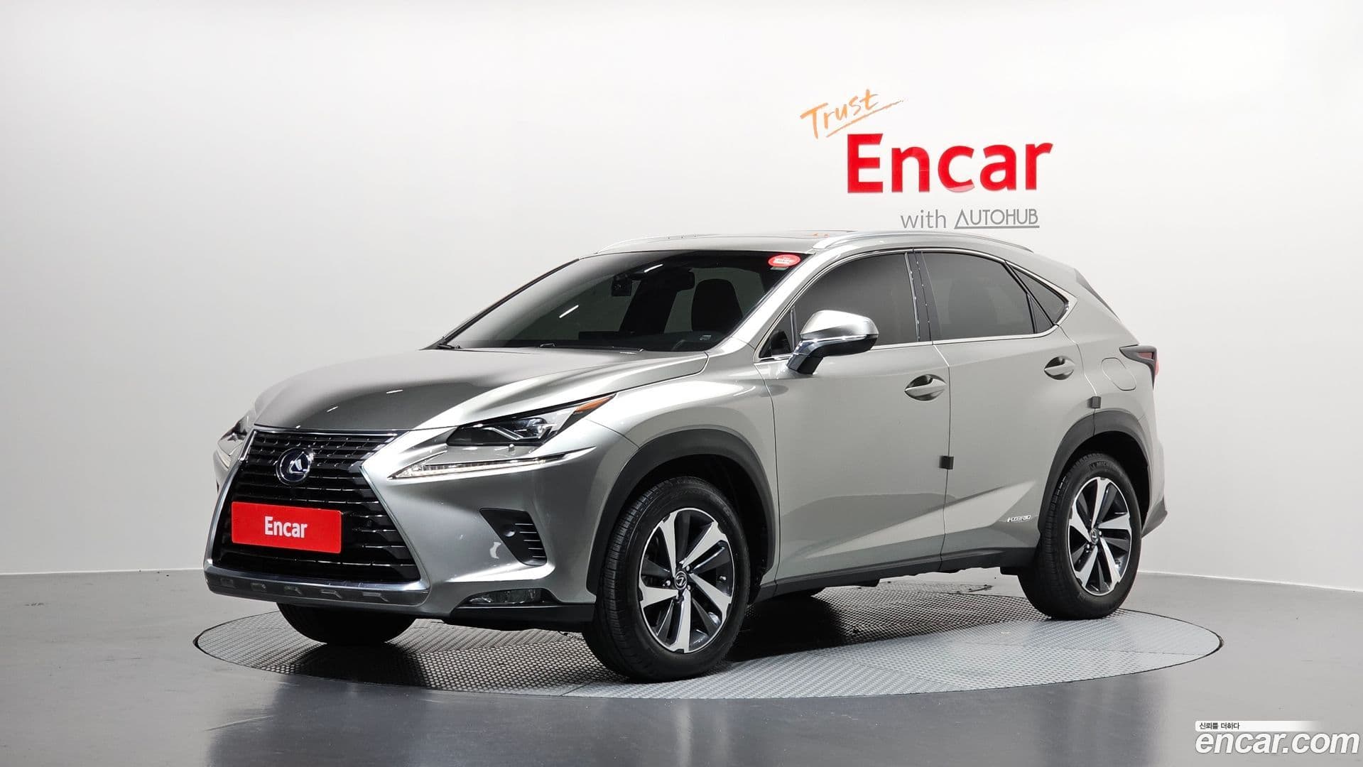 Main__Slider__Photo:NX Lexus 2018.8-0