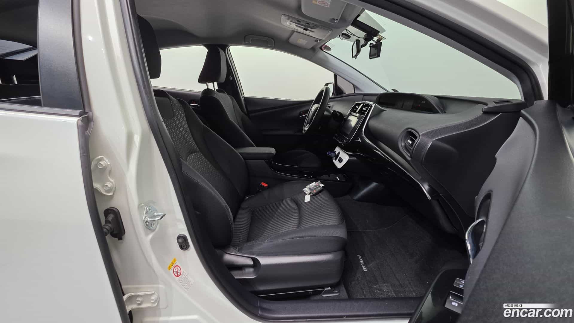 Prius Toyota 2017.10-INNER-010