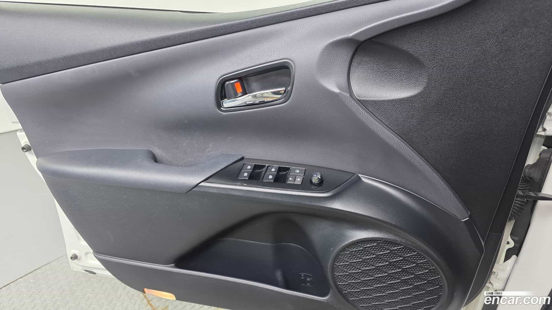 Prius Toyota 2017.10-INNER-034