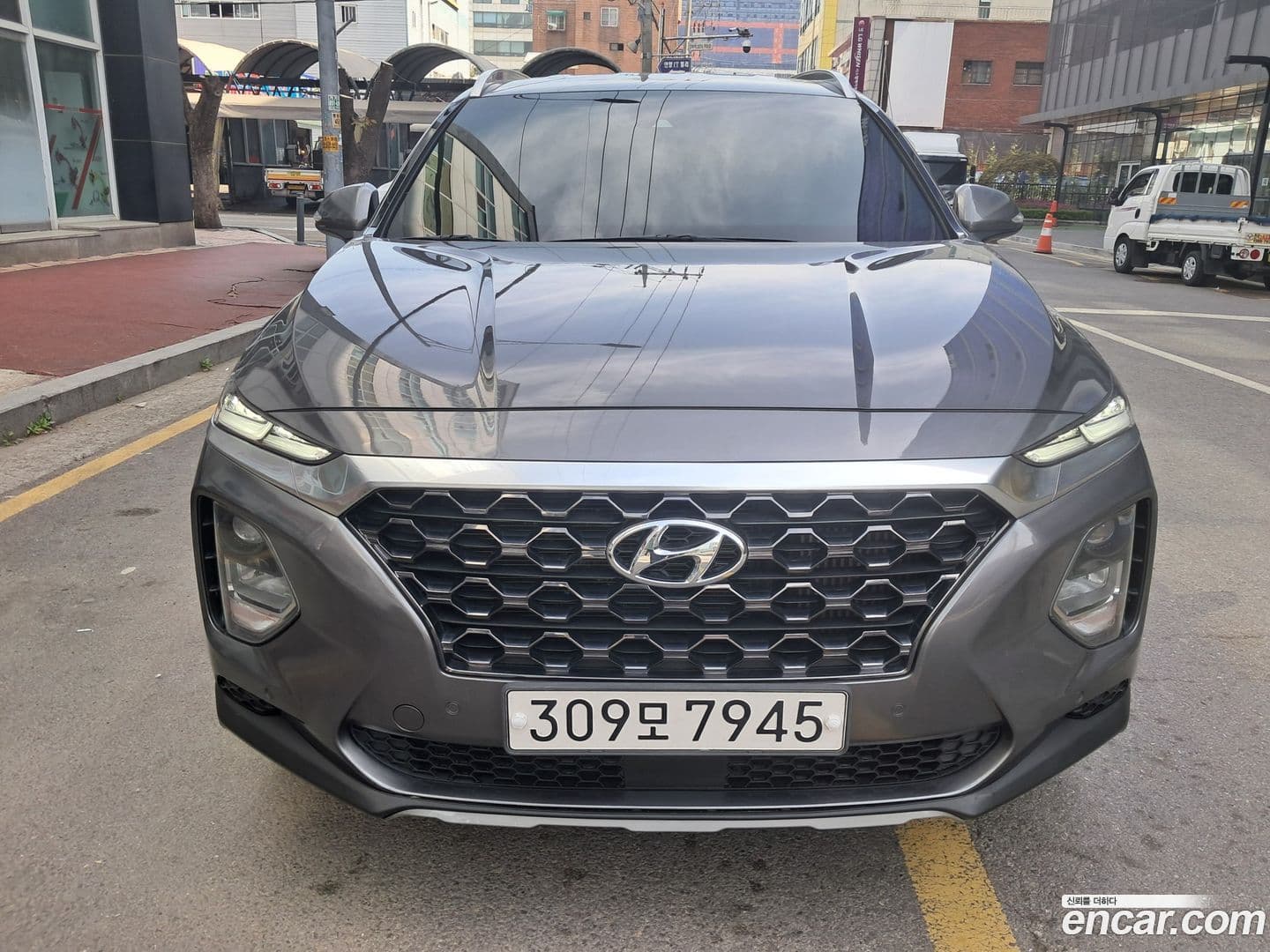 Main__Slider__Photo:Santafe Hyundai 2020.5-0